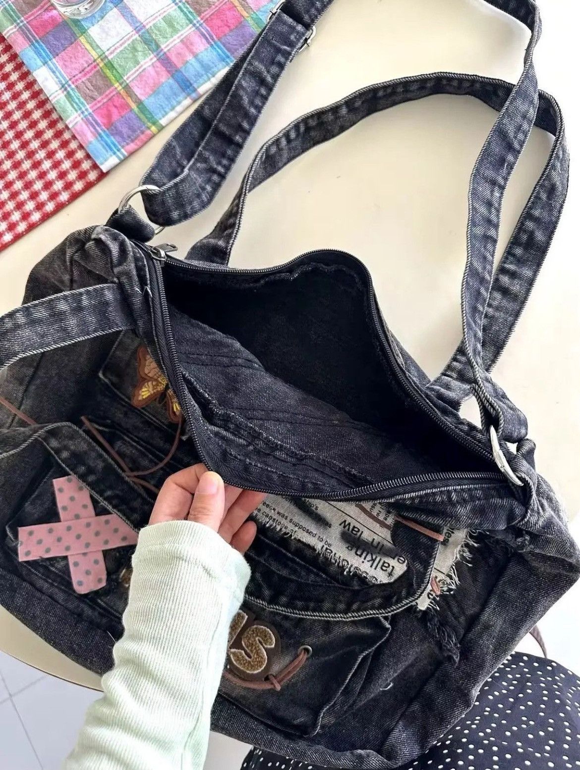 Japanese Brand × Vintage Capacity Patchwork Retro Hello Kitty Y2k Bag Size ONE SIZE - 4 Thumbnail