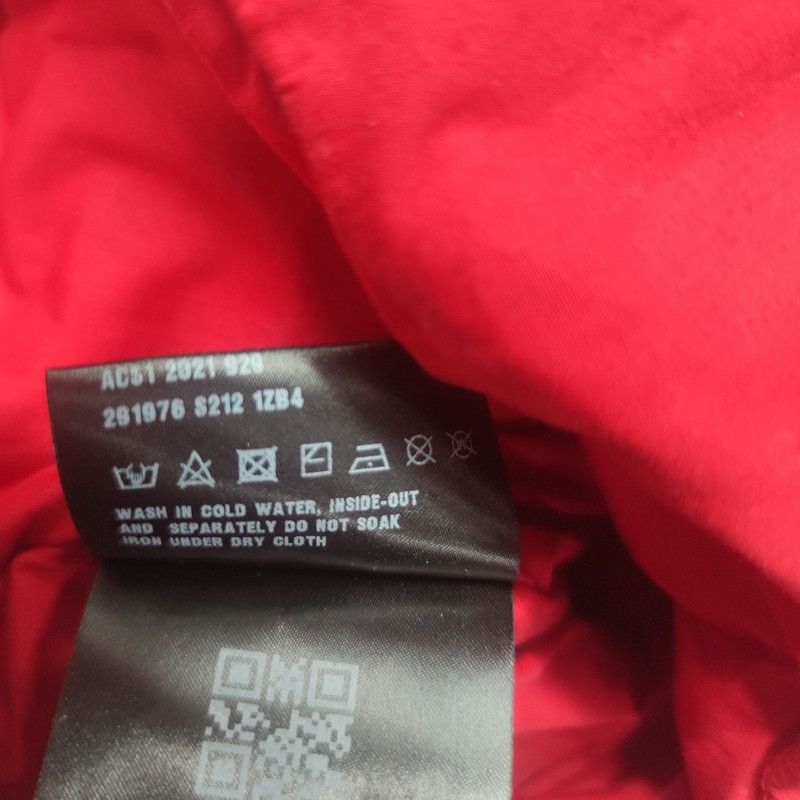 Prada Prada Red Short Down Jacket for Women Size US S / EU 44-46 / 1 - 1 Thumbnail