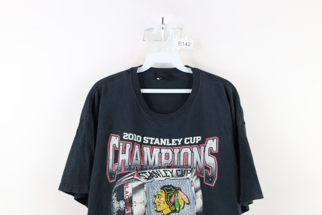 Reebok 2013 Stanley Cup Champion Chicago Blackhawks Tee Shirt - Mens