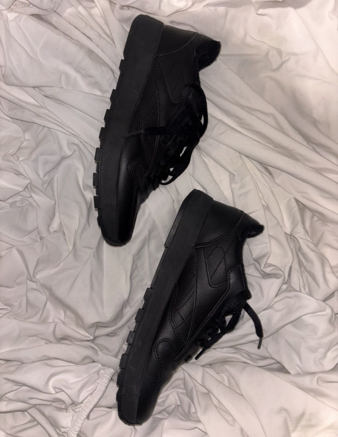 Maison Margiela × Reebok Maison Margiela x Reebok Tabi Sneakers Black Split Toe US 6 Size US 6 / IT 36 - 5 Thumbnail