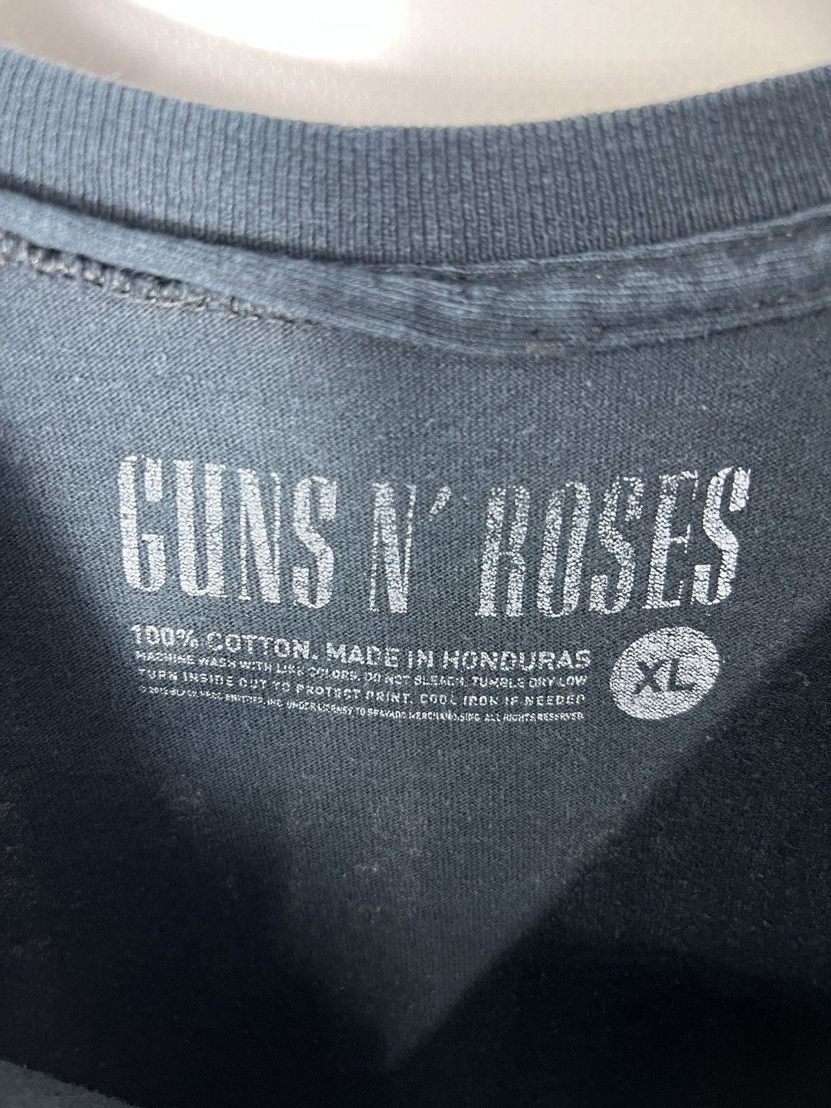 Guns N' Roses Vintage streetwear band rock tour Guns N Roses T-shirt Size US XL / EU 56 / 4 - 3 Thumbnail