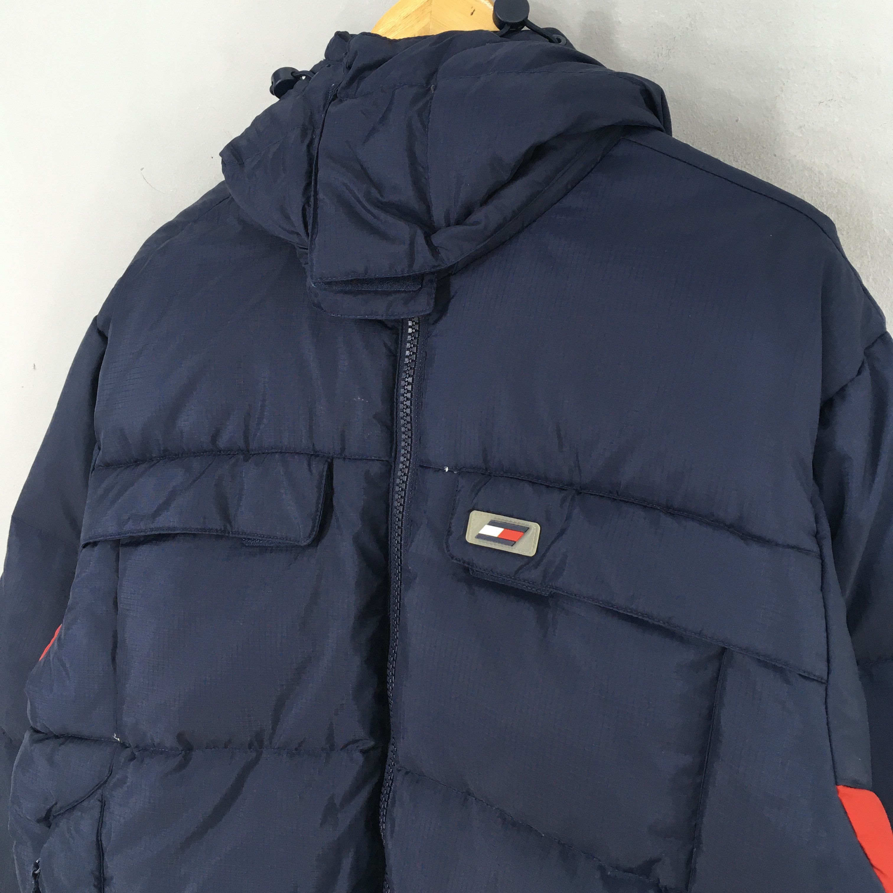 Tommy Hilfiger Vintage Tommy Hilfiger Bomber Puffer Jacket Small Size US S / EU 44-46 / 1 - 4 Thumbnail