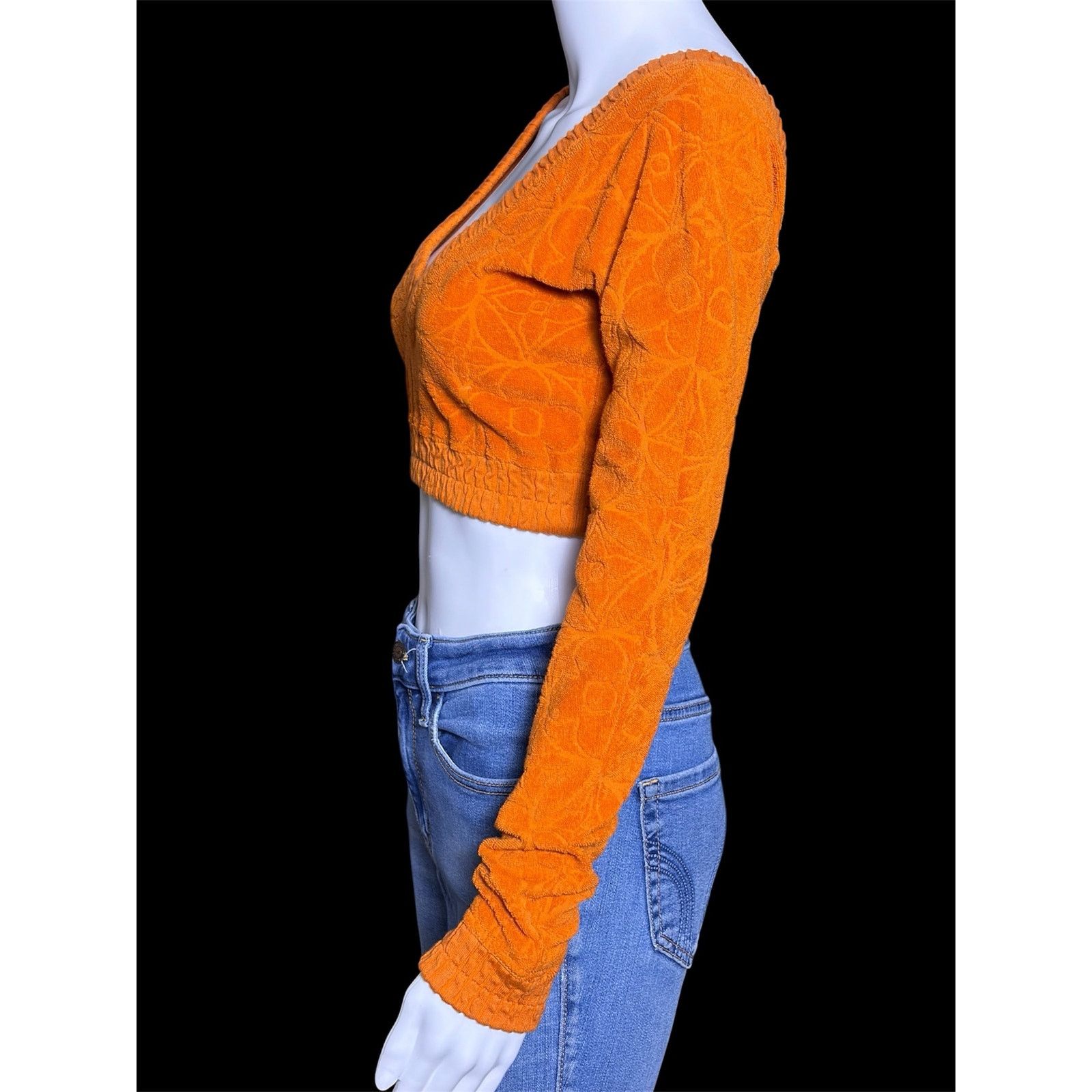 Louis Vuitton Authentic Louis Vuitton '23 Orange Monogram Flower Crop Top Size S / US 4 / IT 40 - 4 Thumbnail