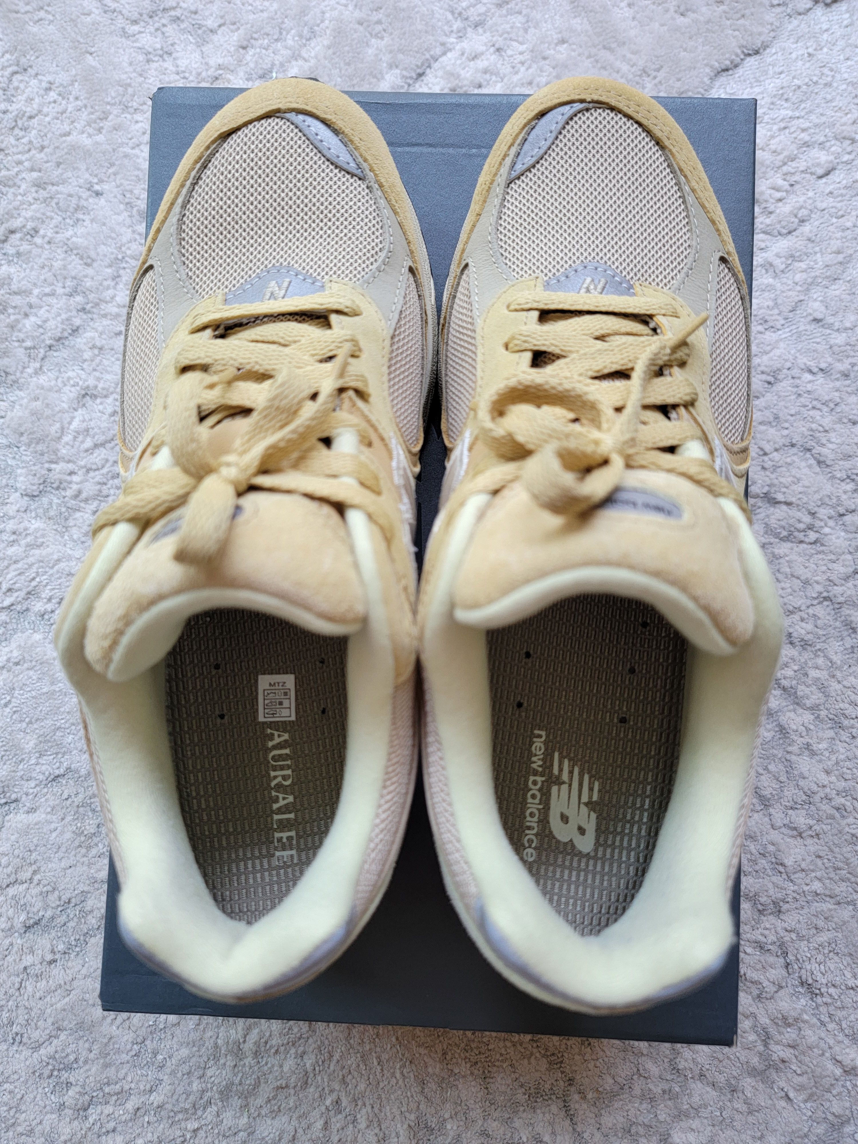 Auralee × New Balance Auralee X New Balance 2002r Yellow Beige Size US 8 / EU 41 - 4 Thumbnail