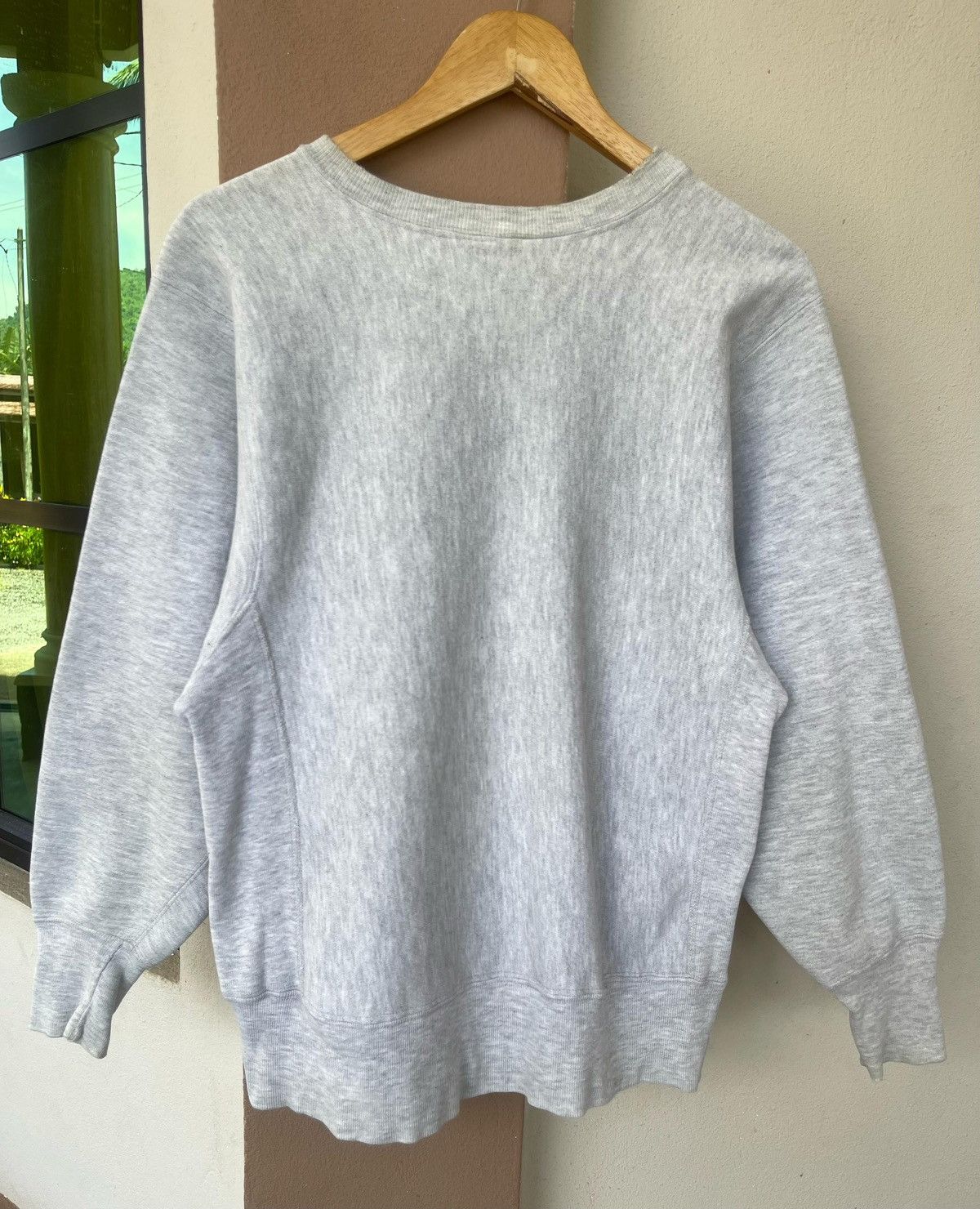 Champion × Vintage Vintage Distressed Champion Reverse Weave Sweatshirt Size US M / EU 48-50 / 2 - 11 Thumbnail
