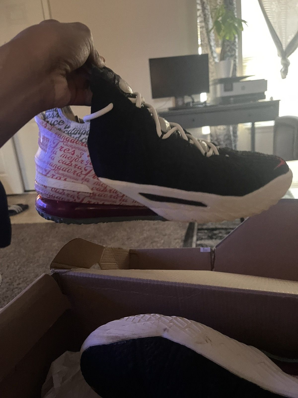Nike LeBron 18 Size US 11 / EU 44 - 10 Thumbnail