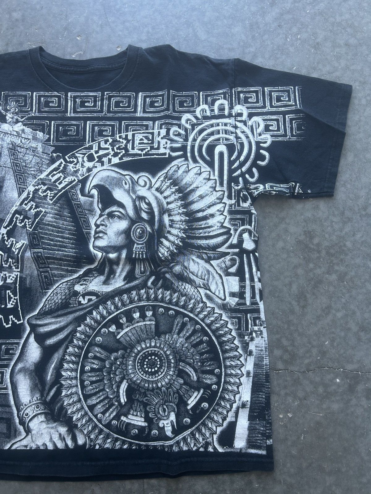 Vintage Vintage Y2K Mayan Aztec AOP Graphic Tee Size US L / EU 52-54 / 3 - 3 Thumbnail