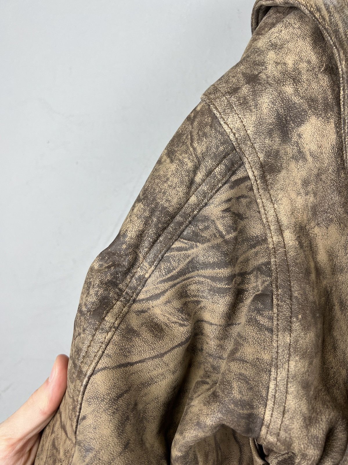 Vintage Vintage Multi pocket Camo Leather Jacket G2 style Size US L / EU 52-54 / 3 - 3 Thumbnail