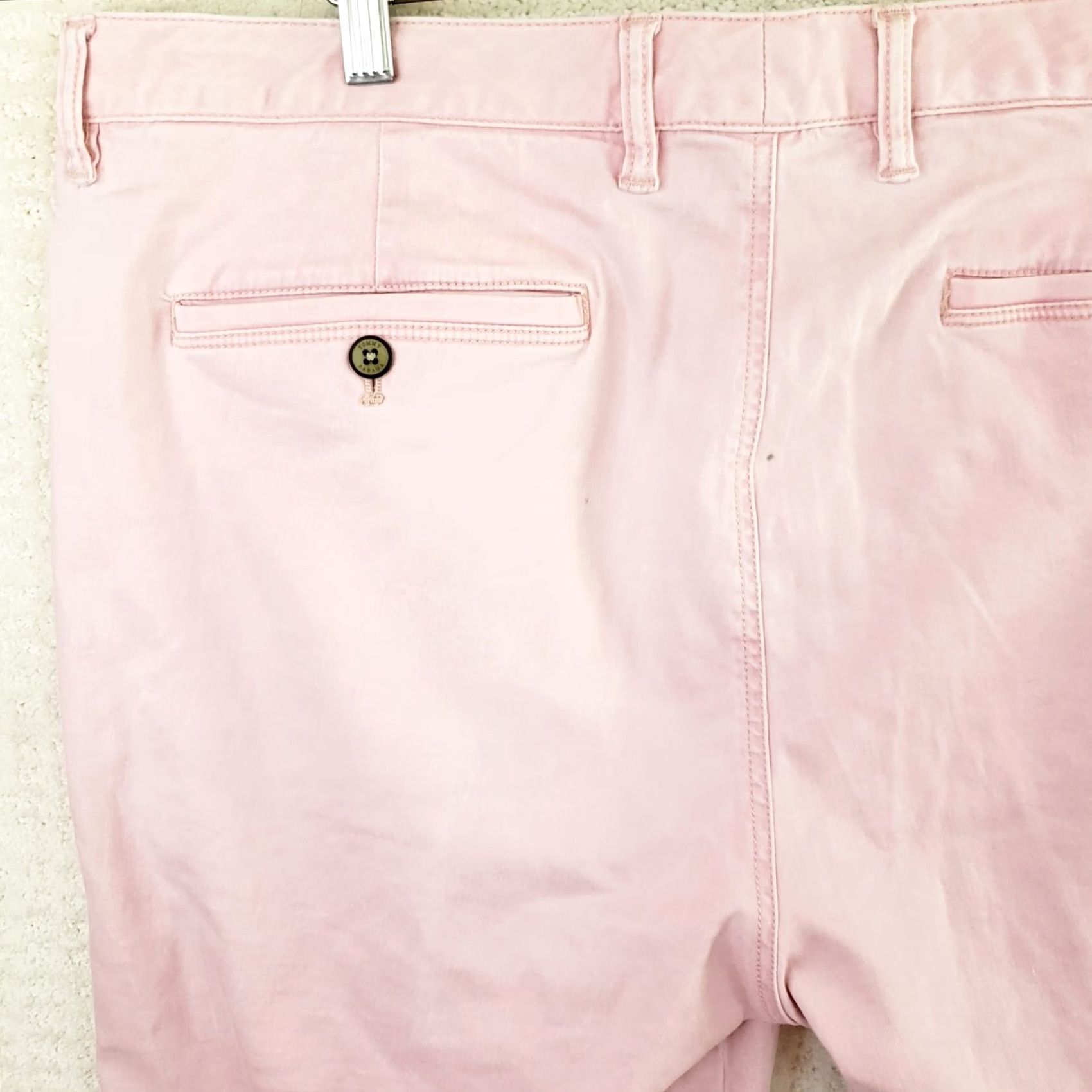 Tommy Bahama VINTAGE Tommy Bahama Shorts Mens 40 Pink Stretch Chino Flat Front Cotton Lyocell Spandex Casual Mens 40 Pink Size US 40 / EU 56 - 6 Thumbnail