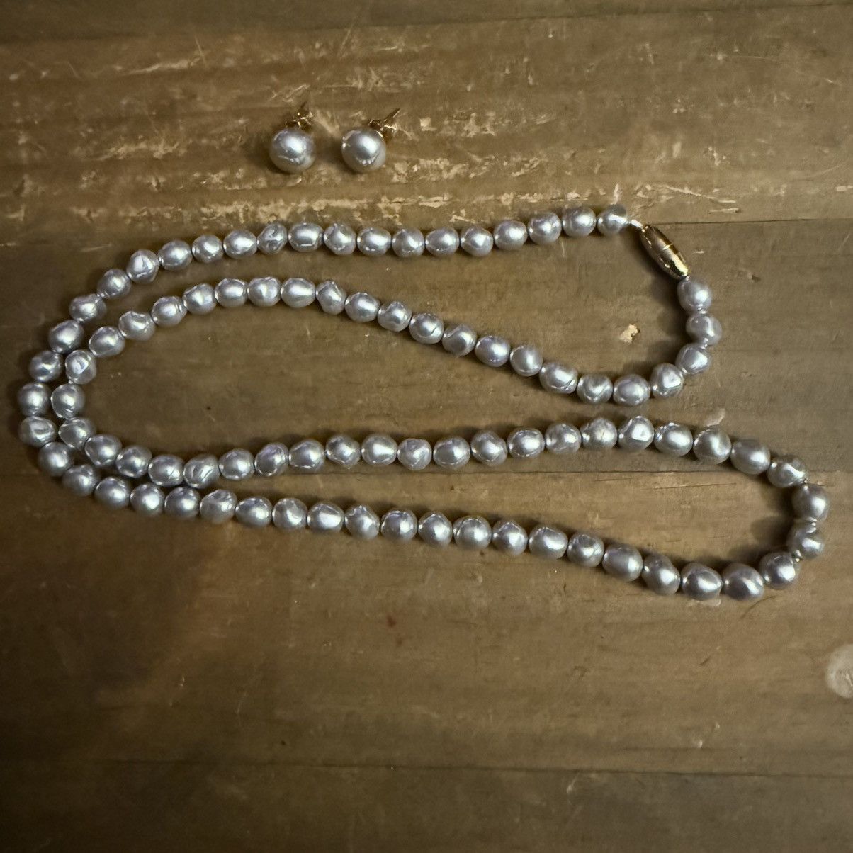 Vintage Vintage Avon gray faux baroque pearl necklace and earrings Size ONE SIZE - 5 Thumbnail