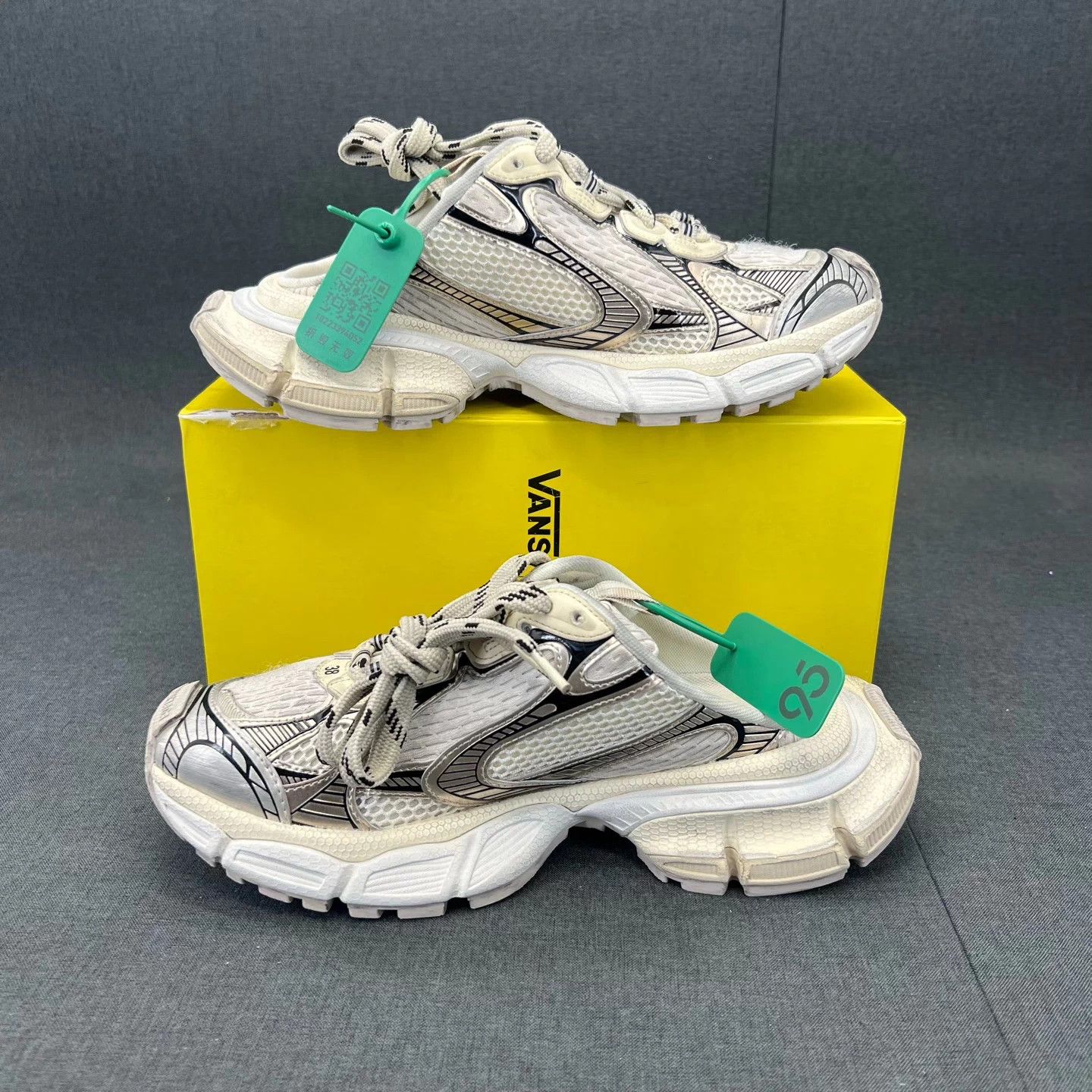 Balenciaga Balenciaga 3XL Beige Mules 38 Size US 8 / IT 38 - 3 Thumbnail