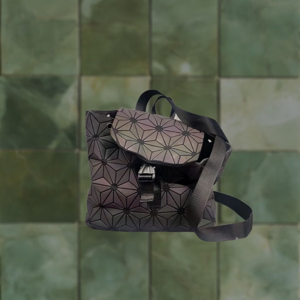 Issey Miyake Issey Miyake Bao Bao Japan Design Geometric Prism Holographic Backpack Flap PVC Size ONE SIZE - 1 Thumbnail