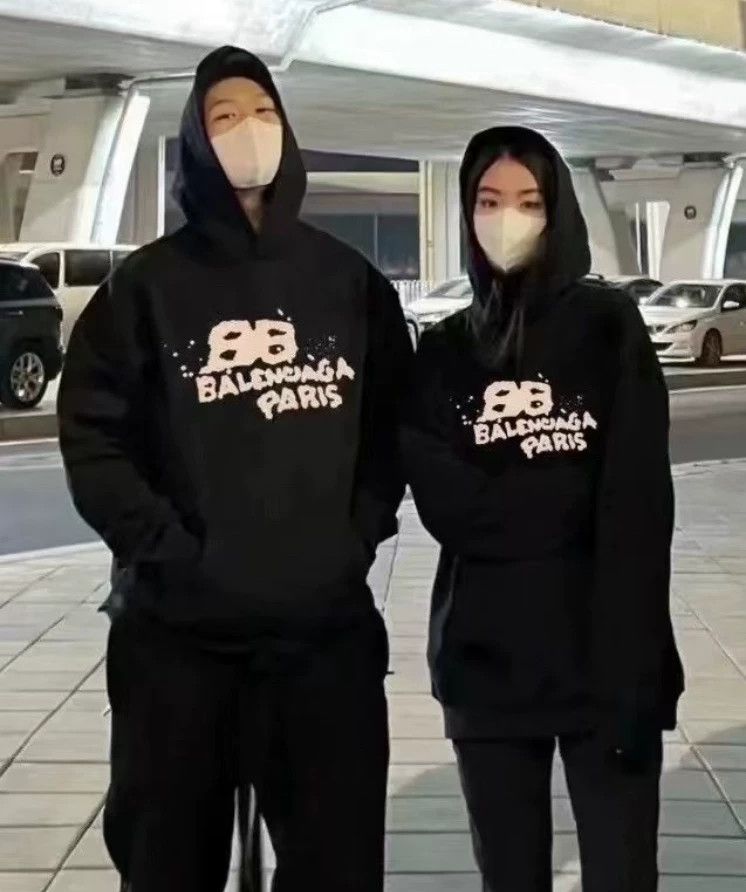 Balenciaga Balenciaga Black Graffiti Splashes Ink to Destroy Hoodie H Size US M / EU 48-50 / 2 - 5 Thumbnail