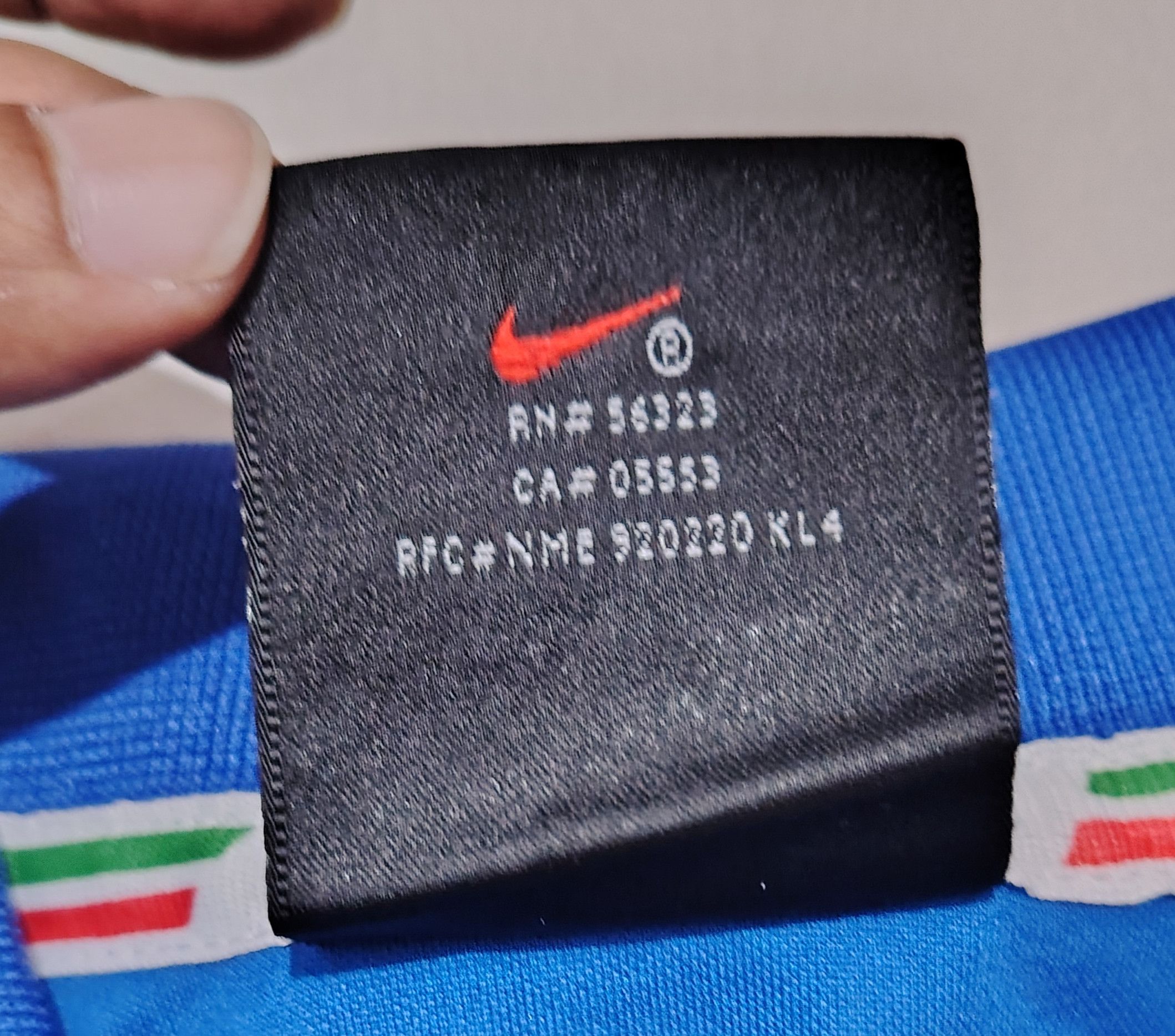 Nike Vintage 90s Nike Italia 94 Jersey#21 Zola Size US L / EU 52-54 / 3 - 4 Thumbnail