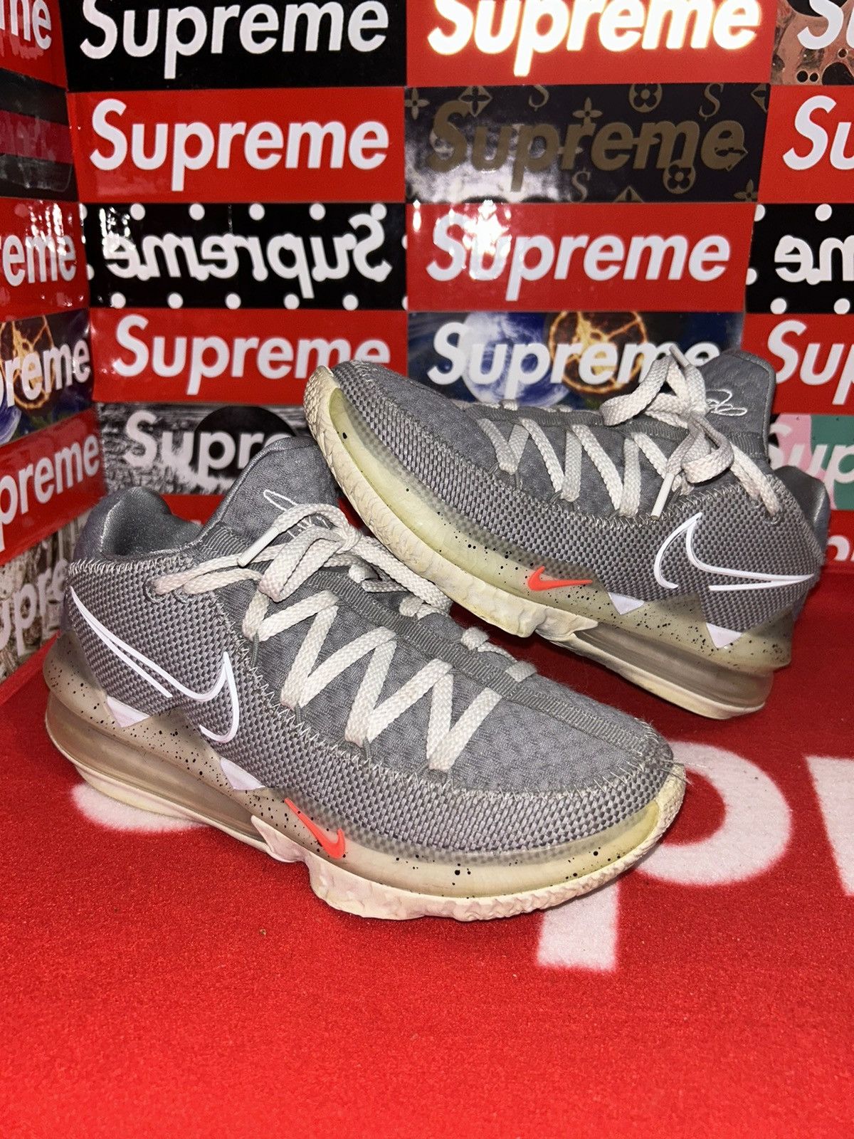 Nike Nike LeBron 17 Low Particle Grey CD5007-004 size 6 Size US 6 / EU 39 - 1 Thumbnail