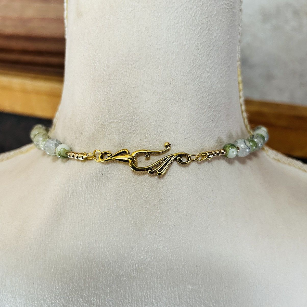 Handmade Handcrafted green tone art glass bead necklace Size ONE SIZE - 4 Thumbnail