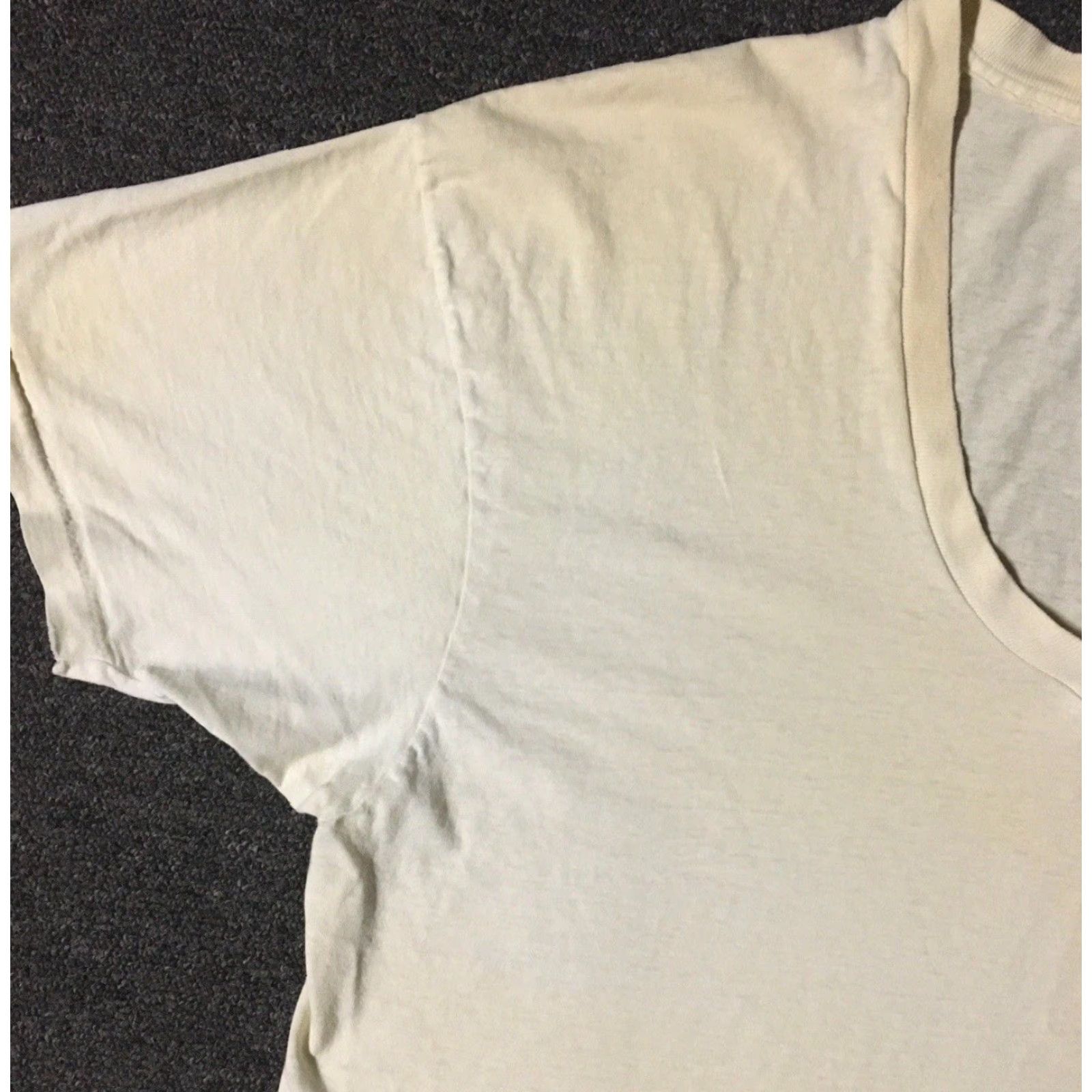 Hanes VINTAGE Hanes 90s Faded Distressed V Neck T-Shirt L White Mens Short Sleeve Grunge Punk Skate Biker Rock 80s 90s USA Retro Size US L / EU 52-54 / 3 - 6 Thumbnail