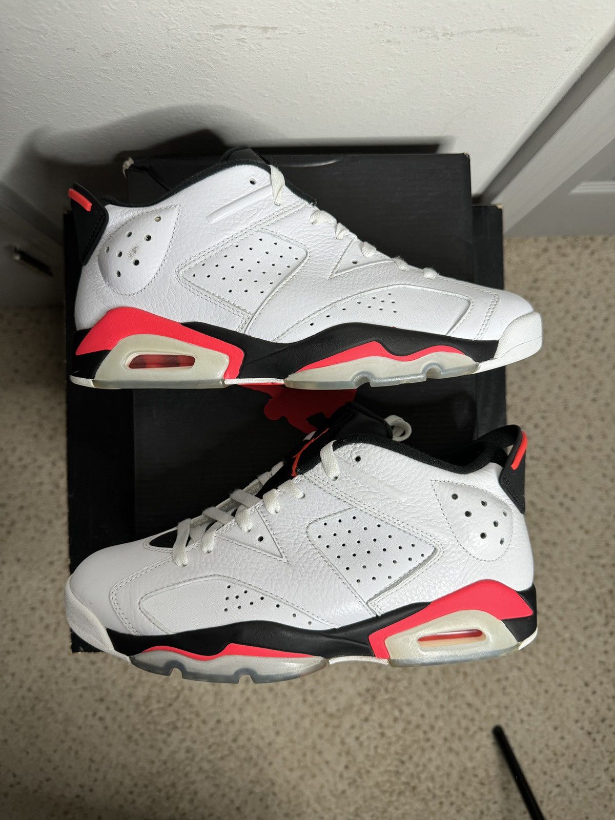 Jordan Brand Air Jordan 6 Low ‘White Infrared’ 2015 Size US 8.5 / EU 41-42 - 1 Thumbnail