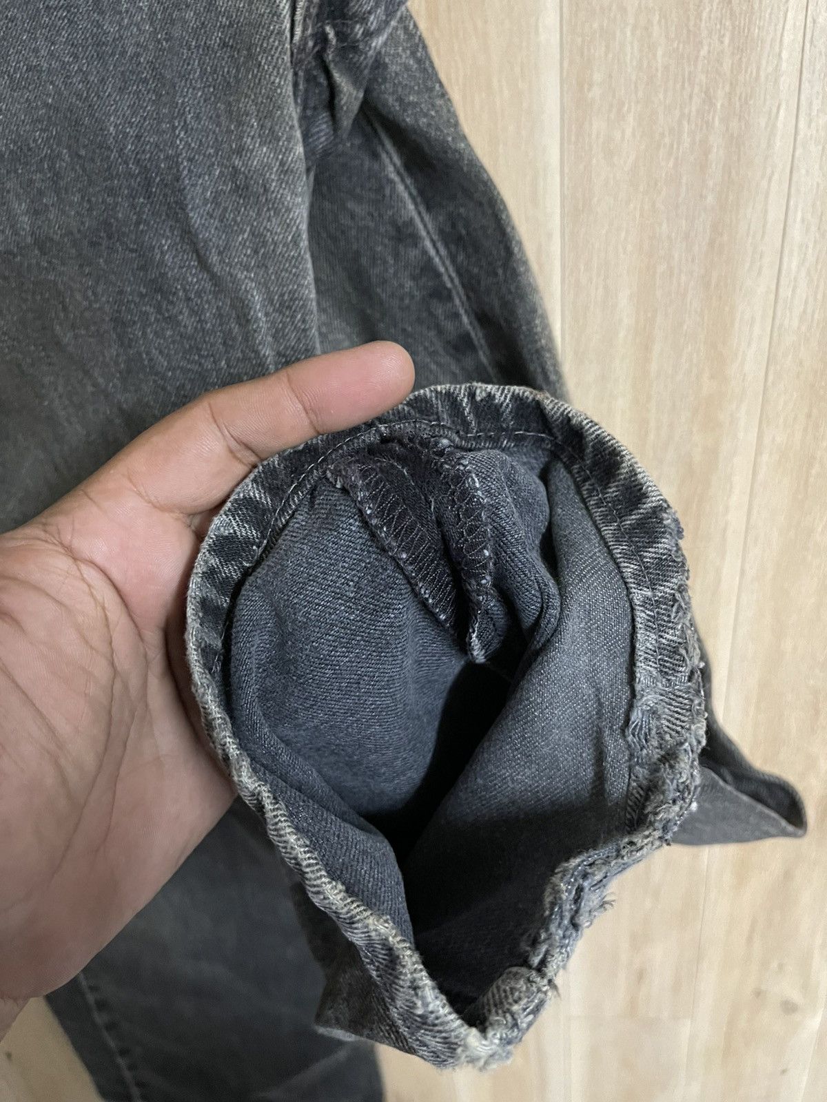 Levi's Vintage Levi’s 501 Jeans Super Black W31 L39 Made in USA Size US 31 - 8 Thumbnail