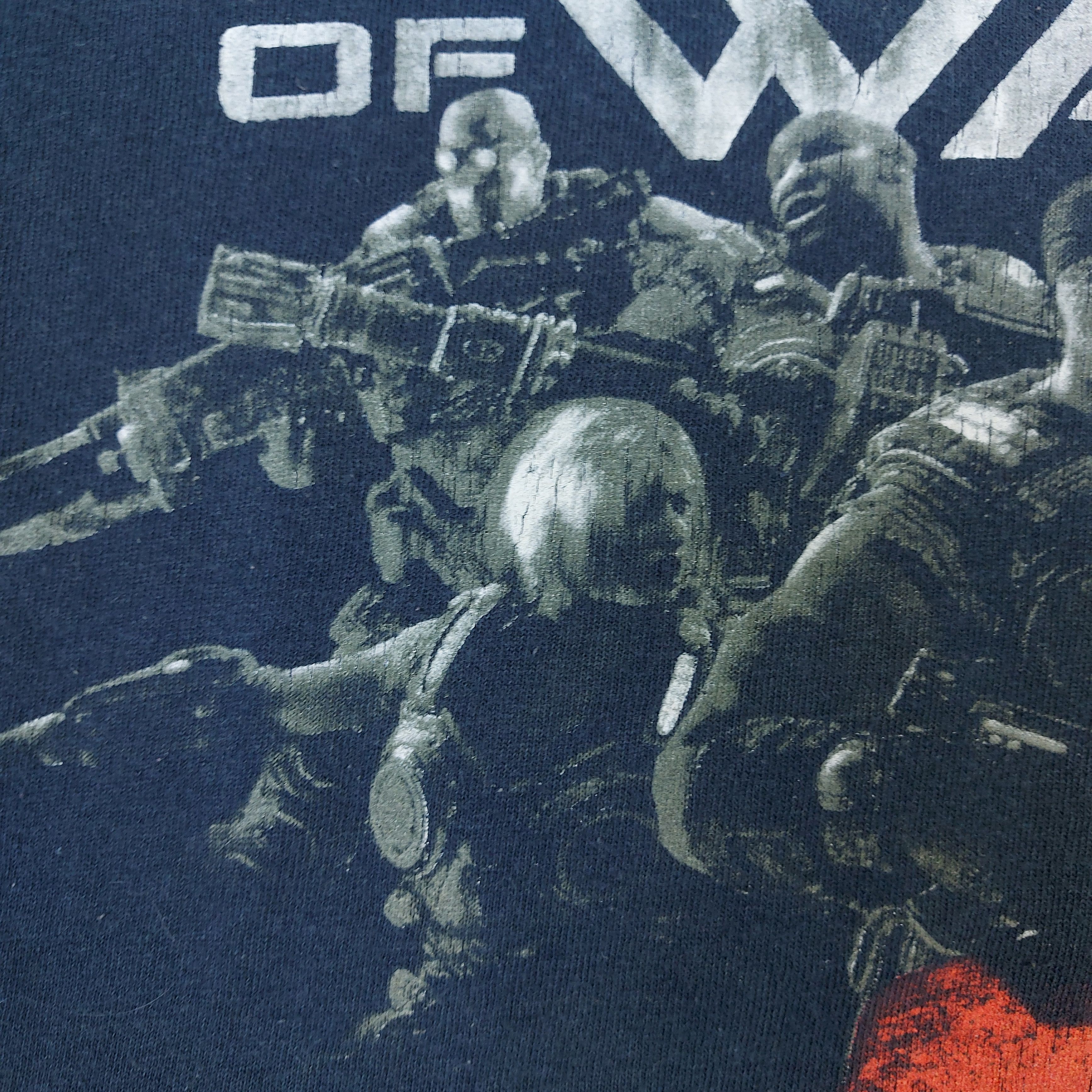 Microsoft Official 2010 Gears of War 3 Xbox 360 Epic Games TEE Size US L / EU 52-54 / 3 - 7 Thumbnail