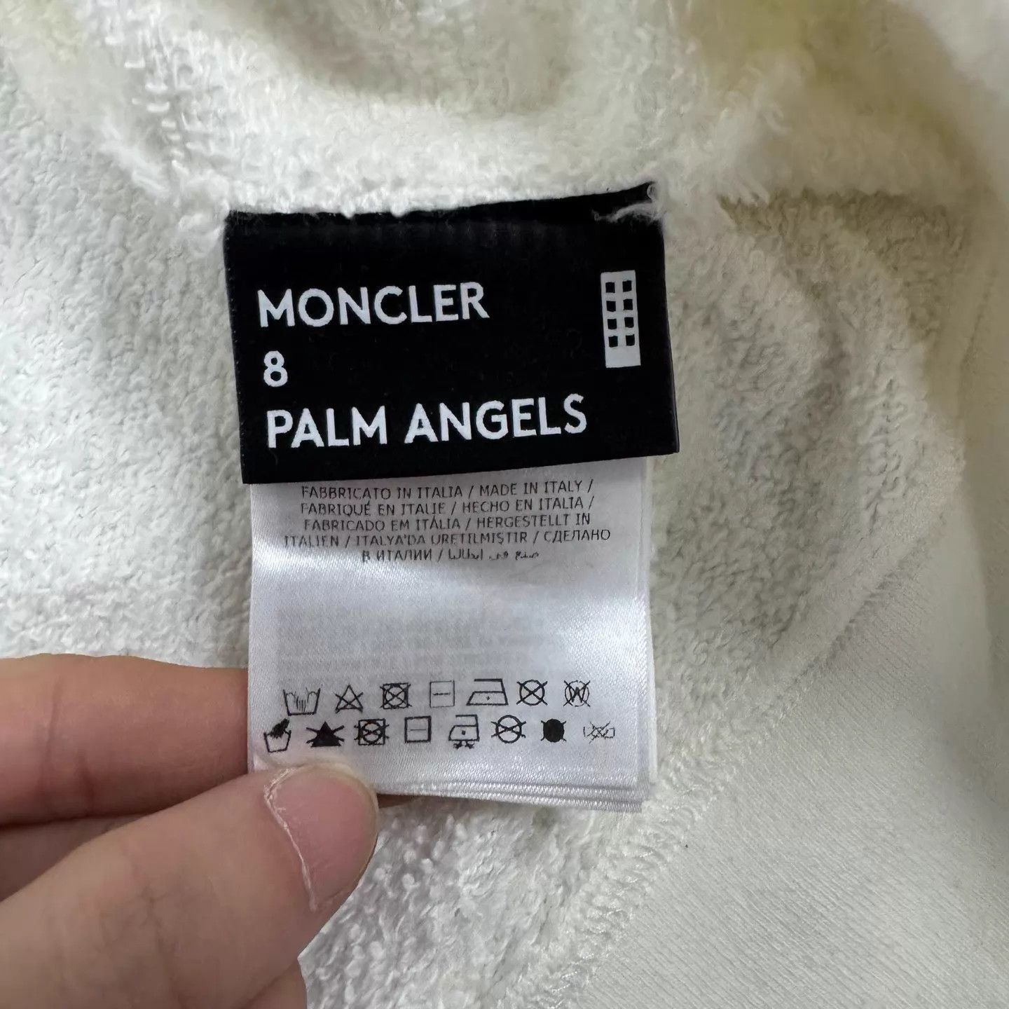 Moncler Moncler x Palm Angels white graffiti print hoodie L 99 new Size US L / EU 52-54 / 3 - 8 Thumbnail
