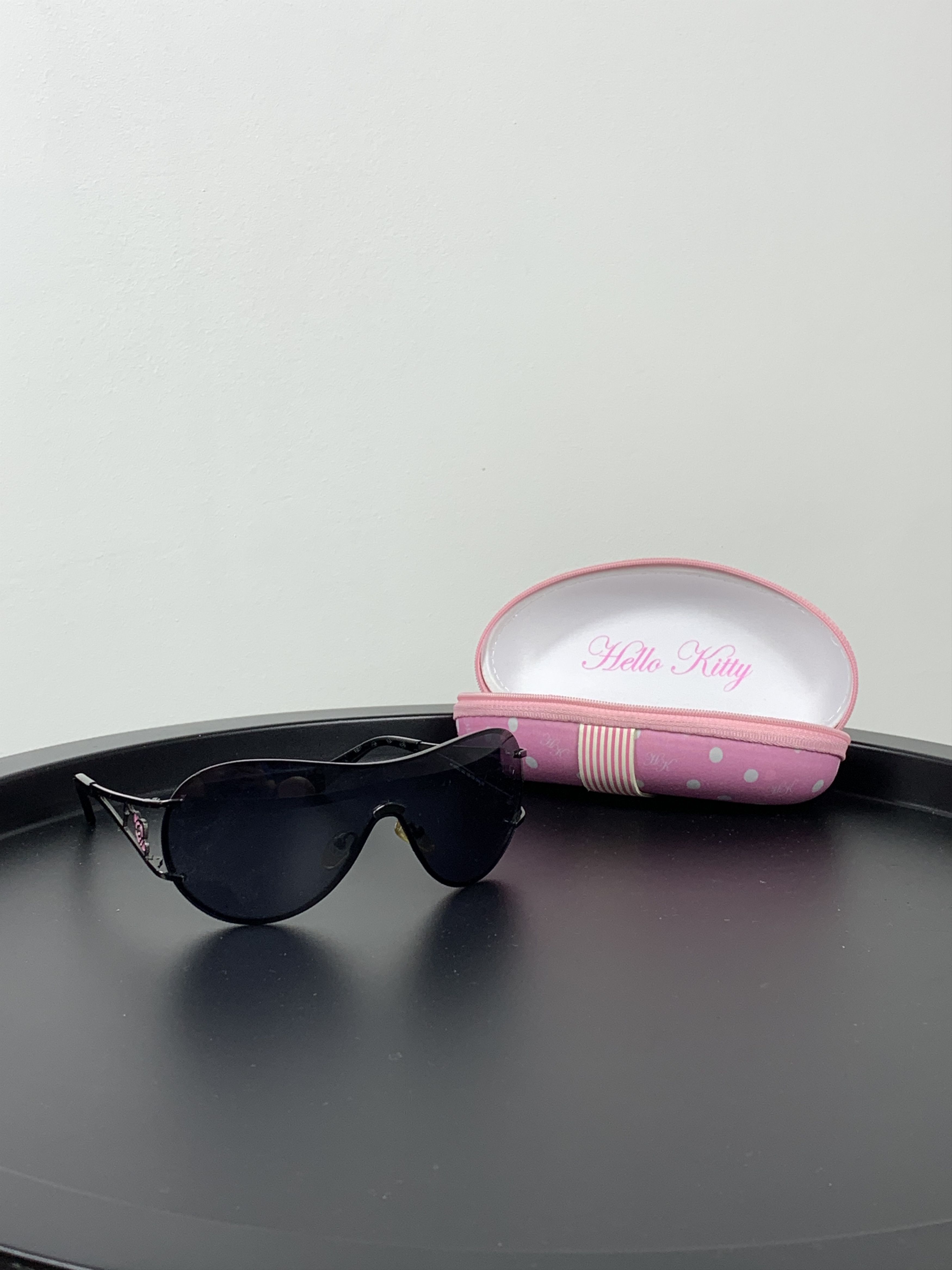 Vintage Y2K Hello Kitty SLAY Women's Sunglasses Glasses With Case Size ONE SIZE - 10 Thumbnail