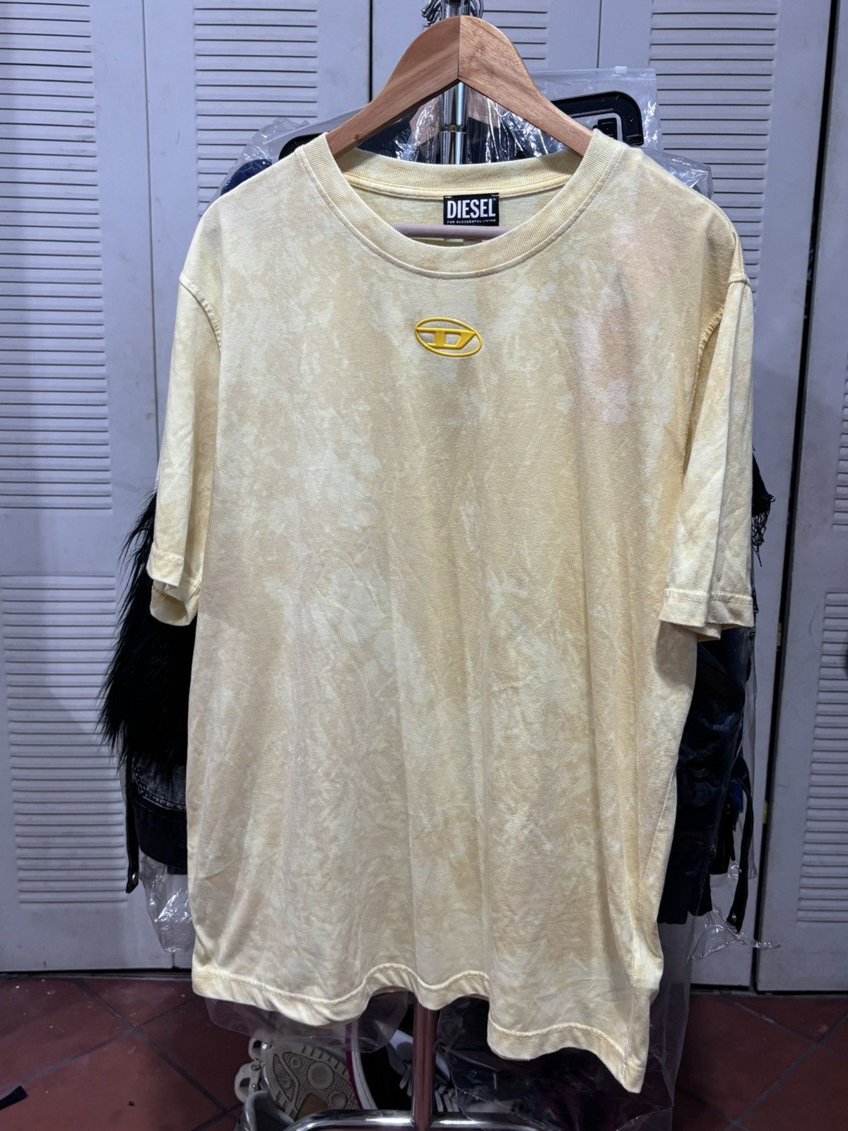 Diesel Diesel Tye Die Yellow Tee Size US XL / EU 56 / 4 - 1 Thumbnail