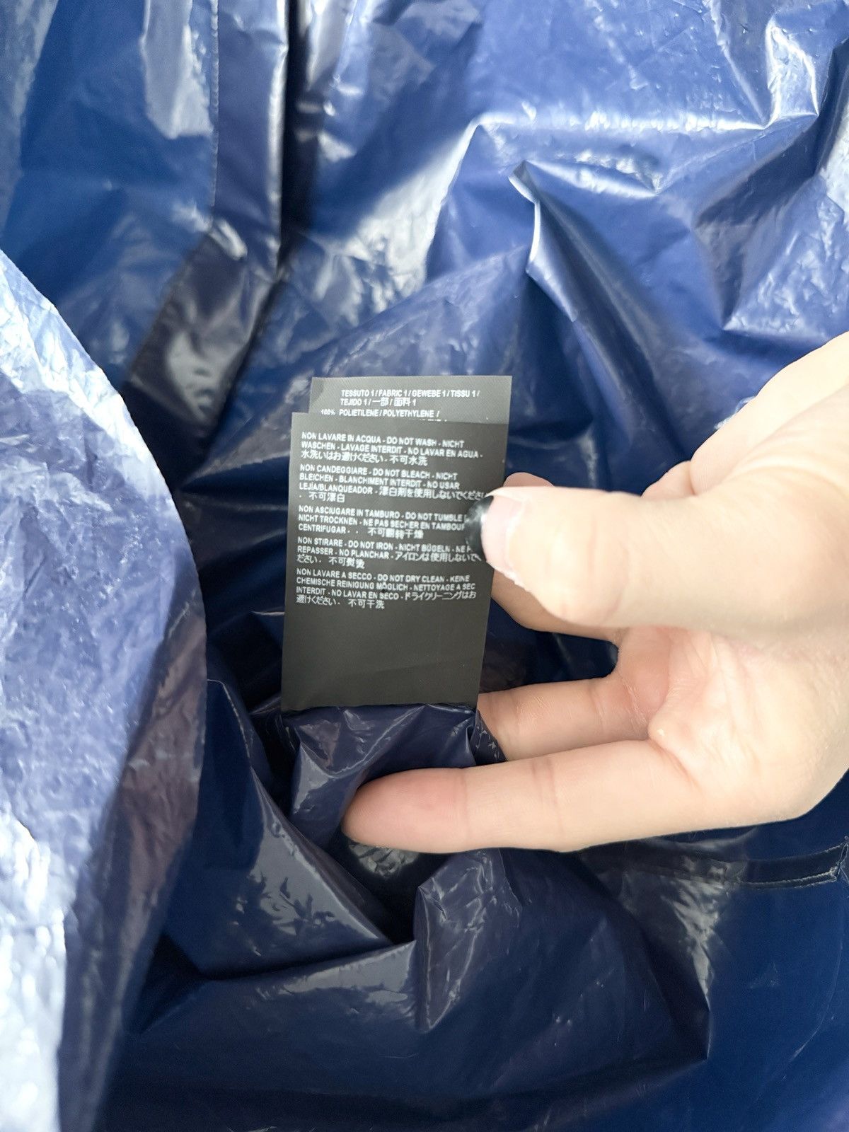 Balenciaga ARCHIVAL! Balenciaga SS18 Garbage Bag Shirt Size US L / EU 52-54 / 3 - 10 Thumbnail