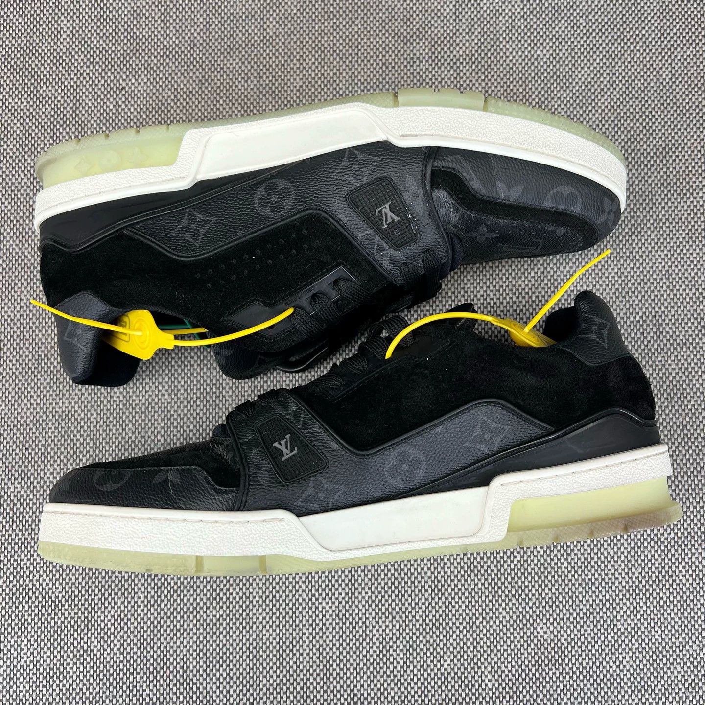 Louis Vuitton LV Trainer Black Monogram Size 9 (43) Used Size US 9 / EU 42 - 6 Thumbnail