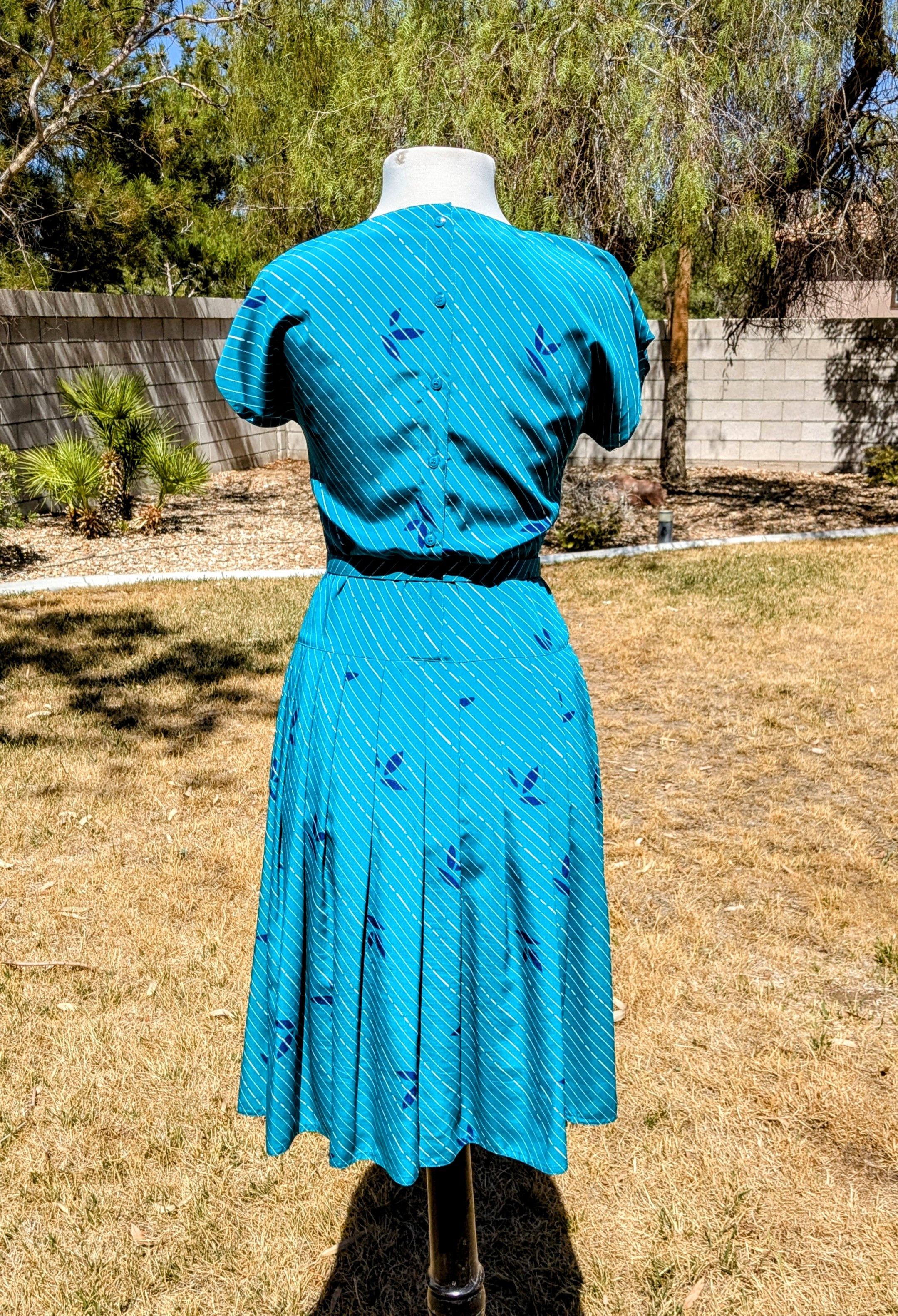 Vintage 1980 Petites for Maggie Fit & Flare Midi Button Back Dress Size XS / US 0-2 / IT 36-38 - 4 Thumbnail