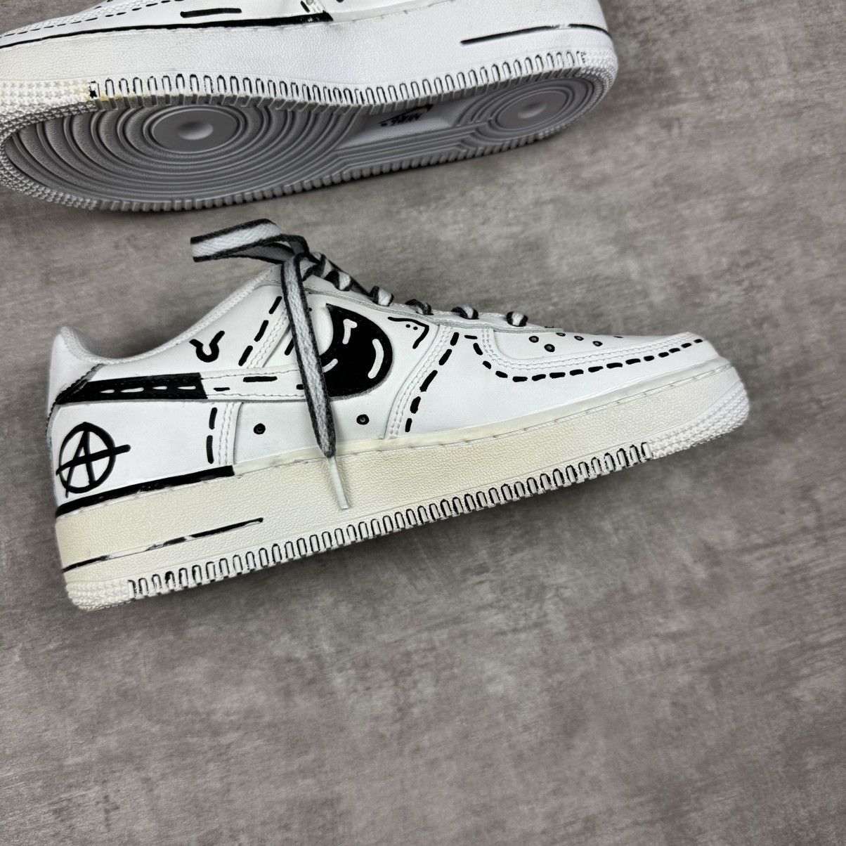 Nike Custom Painted Nike Air Force 1 Size US 6.5 / EU 39-40 - 3 Thumbnail