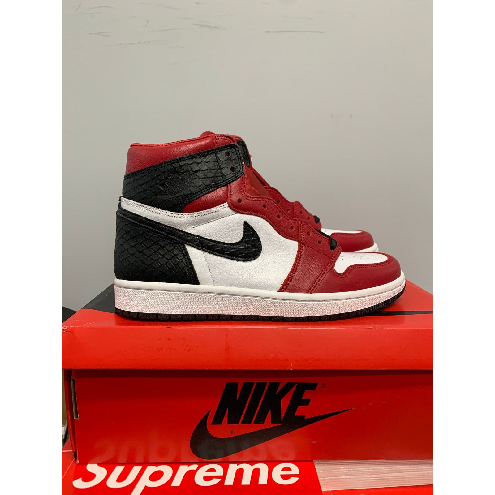 Jordan Retro High Satin Snake Chicago Women's SHIPS NOW