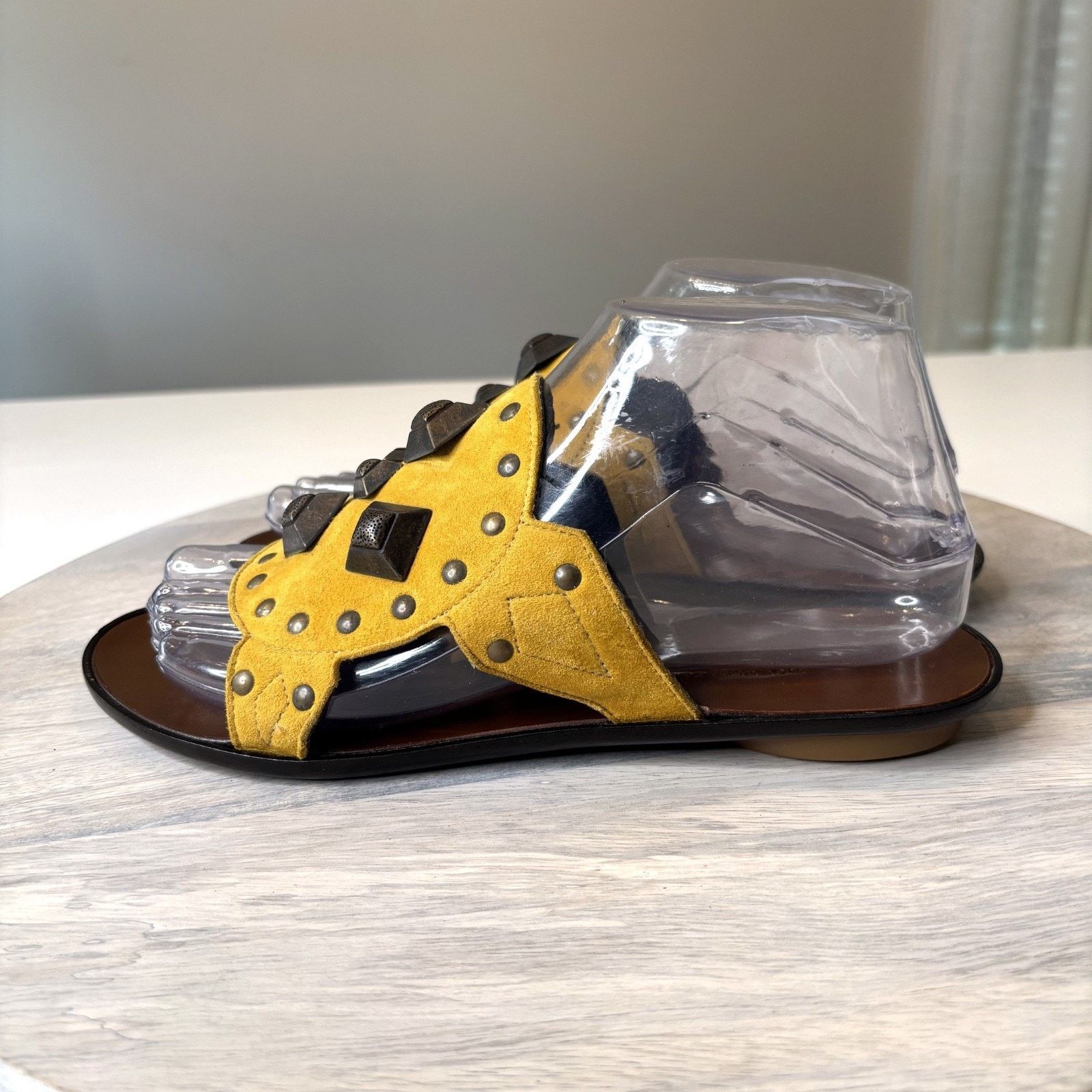 Robert Clergerie Robert Clergerie Yellow Suede Sandals Women’s Size 7.5 Size US 7.5 / IT 37.5 - 2 Thumbnail