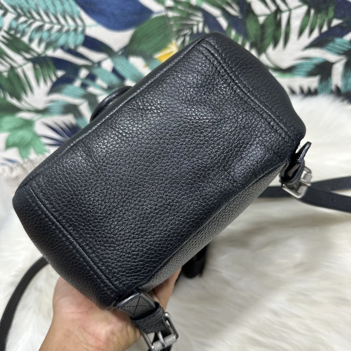 Marc by Marc Jacobs Authentic MARC BY MARC JACOBS Leather Backpack Size ONE SIZE - 6 Thumbnail