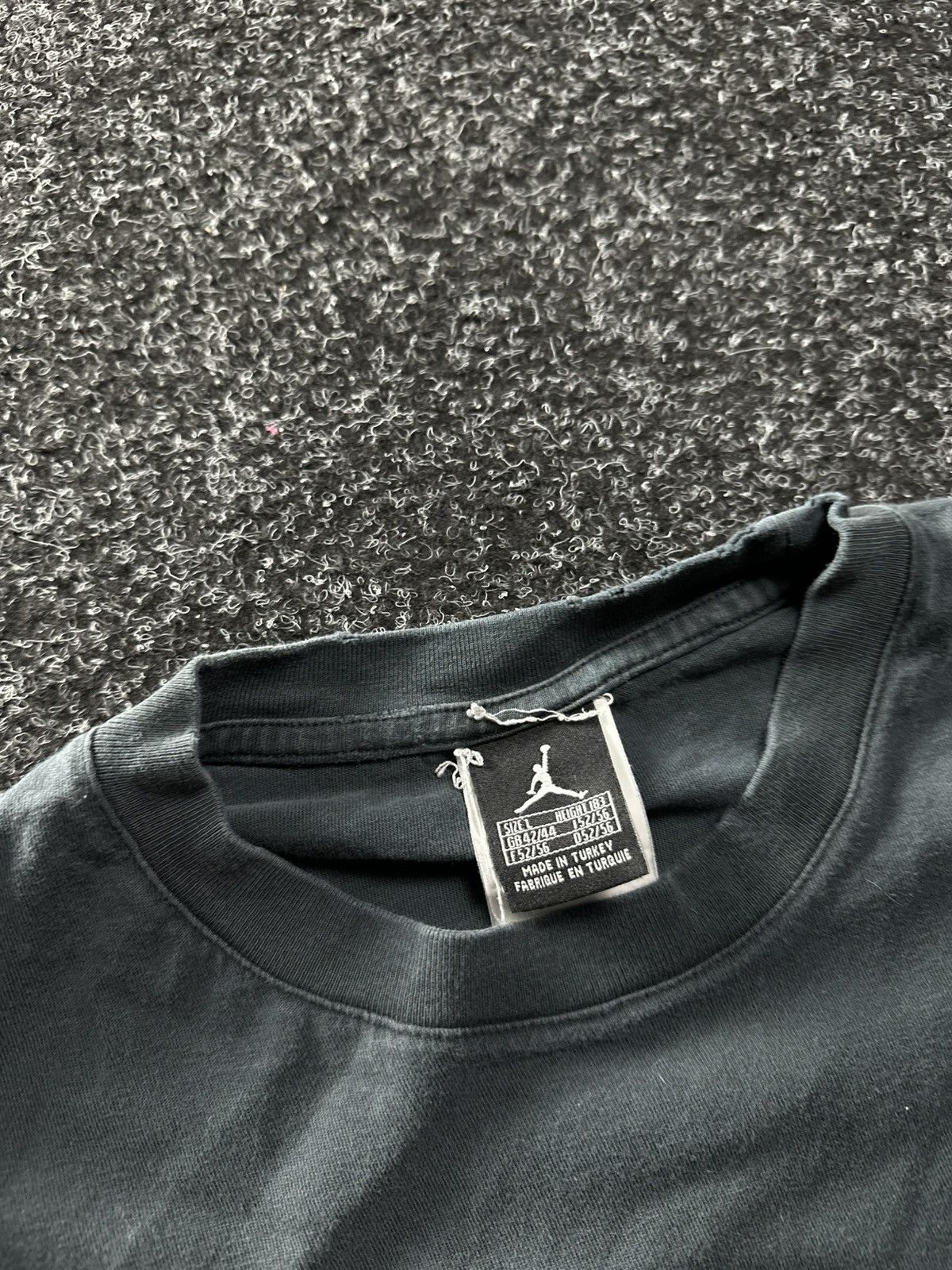 Jordan Brand × Nike × Vintage 🚨 Vintage Nike Air Jordan T-Shirt big logo AJ rar distressed Size US L / EU 52-54 / 3 - 5 Thumbnail