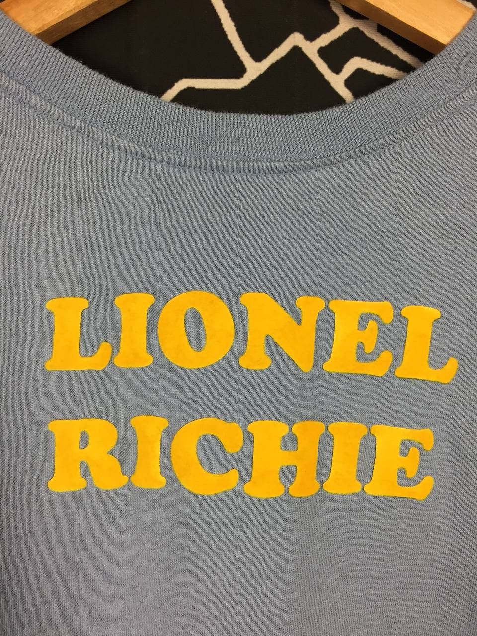 Band Tees Lionel Richie American Singer Easy Like Sunday Morning Tee Size US L / EU 52-54 / 3 - 6 Thumbnail