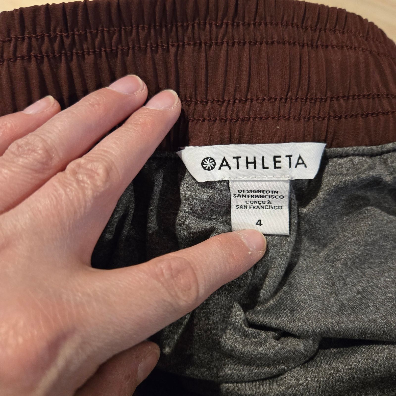 Athleta Athleta joggers sz 4 wine color Size 27" / US 4 / IT 40 - 4 Thumbnail