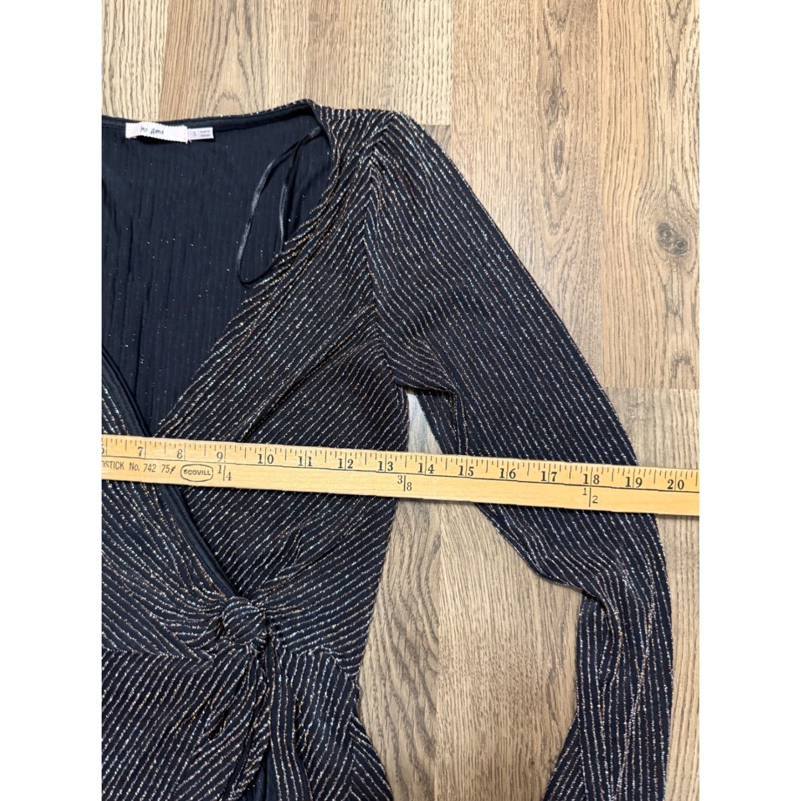 Vintage Mi Ami Blouse Women's Size Small Black Sparkly Gold Long Sleeve V-neck Wrap Shirt Size S / US 4 / IT 40 - 6 Thumbnail