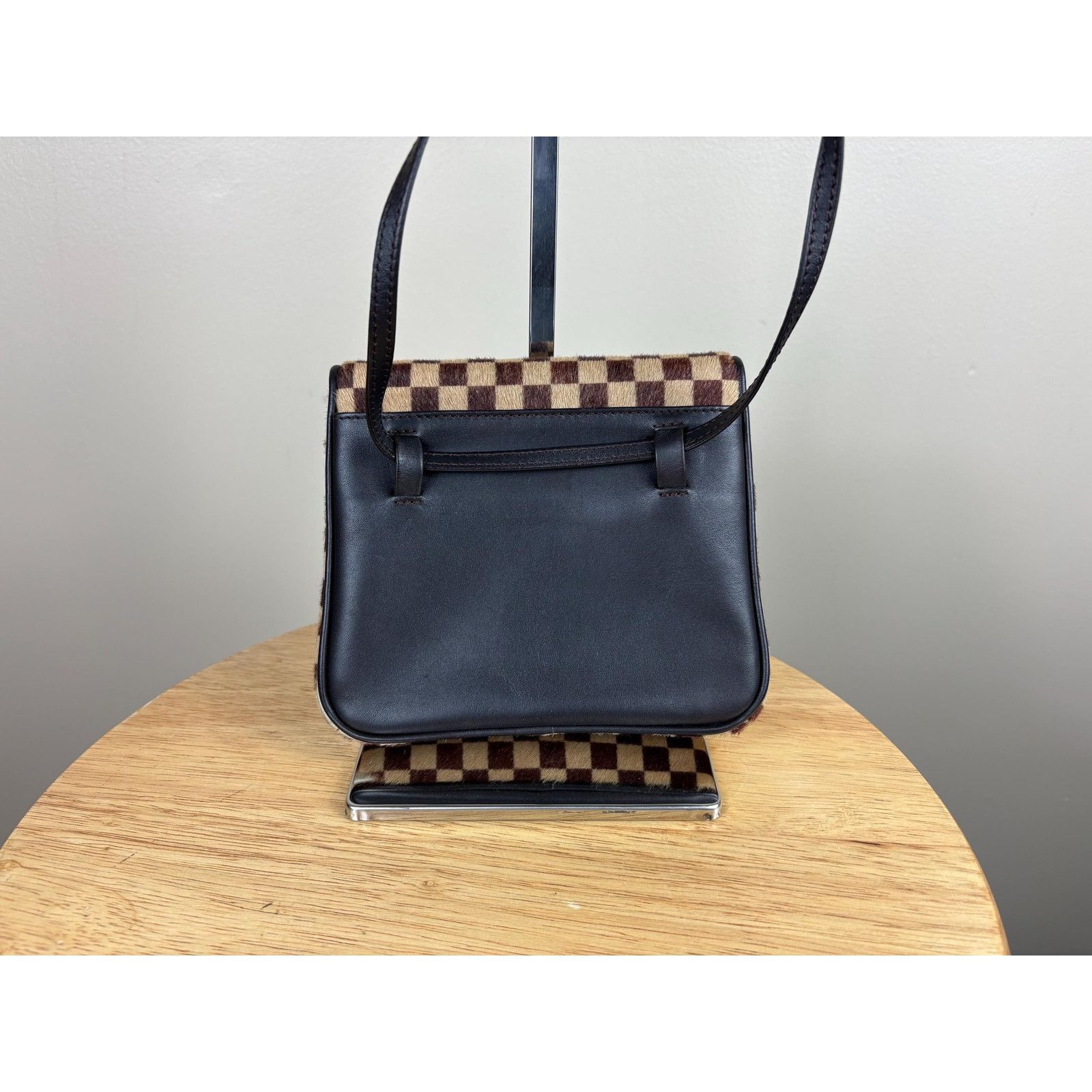 Louis Vuitton Authentic Louis Vuitton Gazelle Sauvage Pony Hair Crossbody Size ONE SIZE - 2 Thumbnail