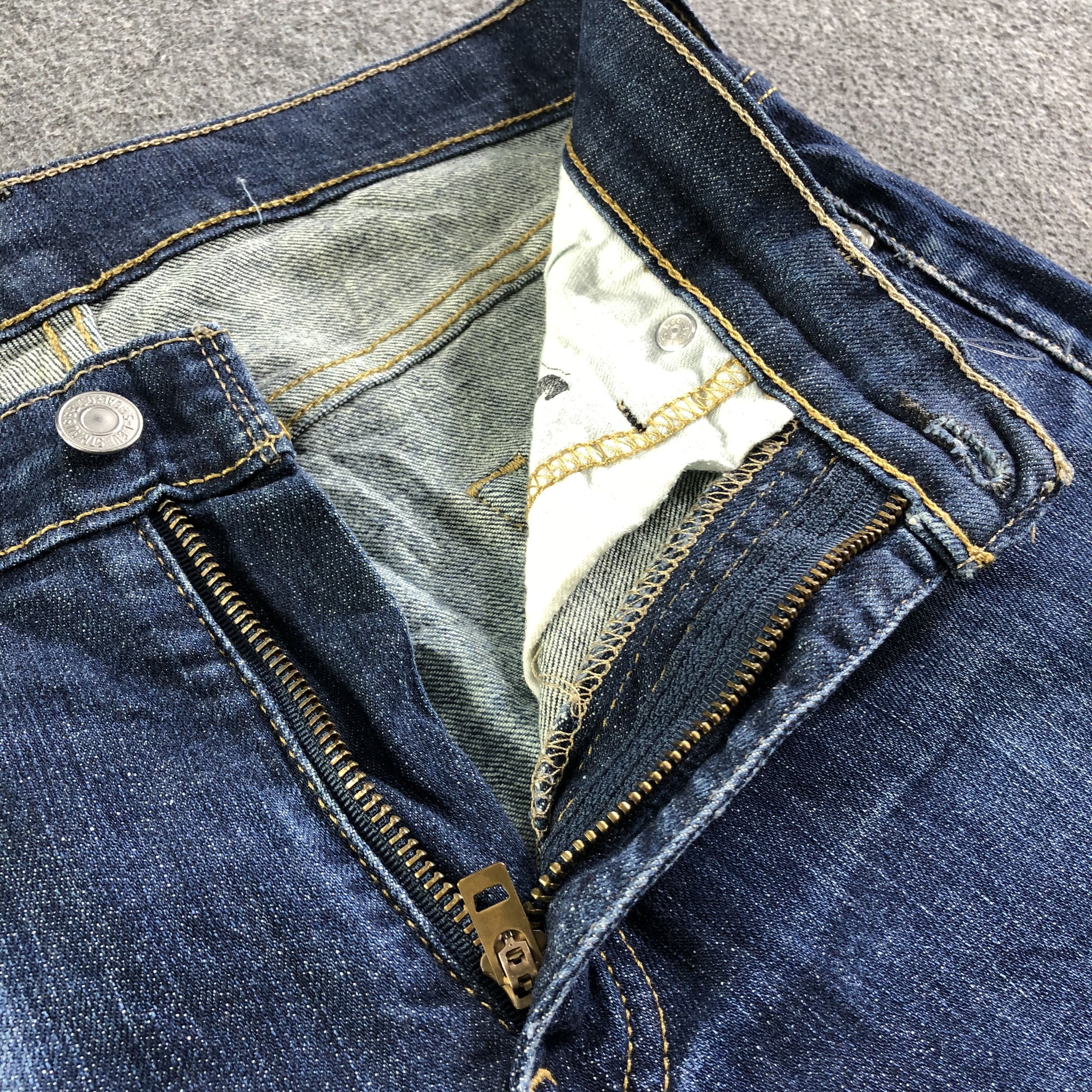 Levi's Vintage Blue Wash Levis 513 Jeans-J4449 Size US 30 / EU 46 - 8 Thumbnail