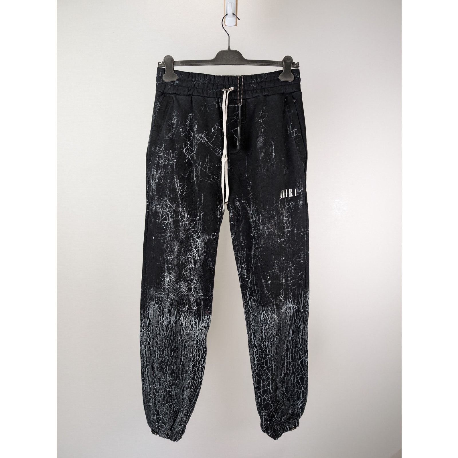 o1rshd1 Cracked Dye Logo Sweatpants / Joggers in Black