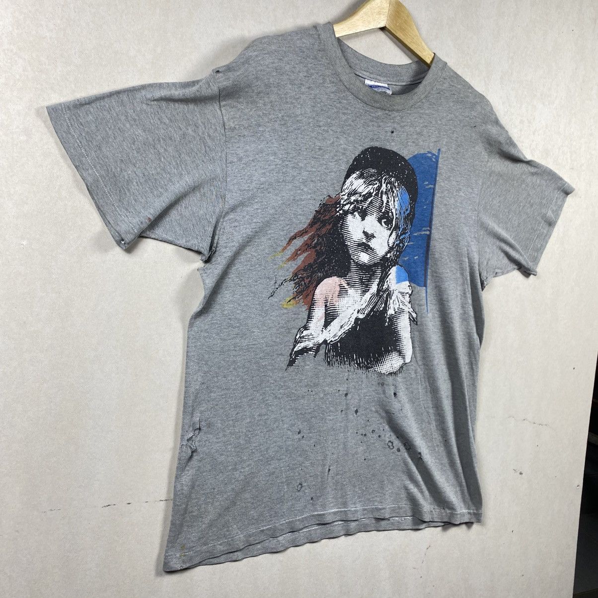 Thrasher × Vintage Vintage Thrashed 1986 Les Miserables Art T-shirt Size L Size US L / EU 52-54 / 3 - 5 Thumbnail