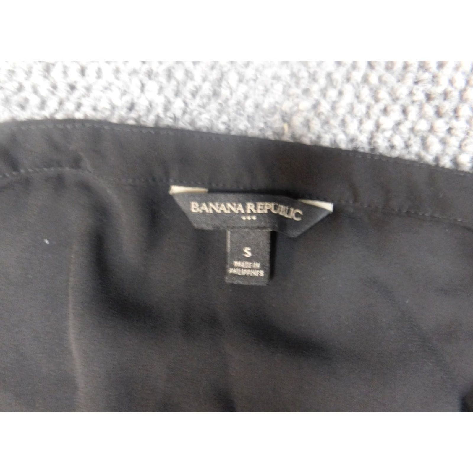 Banana Republic Banana Republic Blouse Short Sleeve Black Crew Neck Pullover S Women Regular Polyester Rayon Casual Basic Classic Stretch Size S / US 4 / IT 40 - 5 Thumbnail