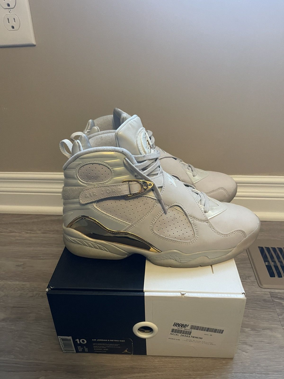 Jordan Brand Jordan 8 Retro C&C Size US 10 / EU 43 - 1 Thumbnail