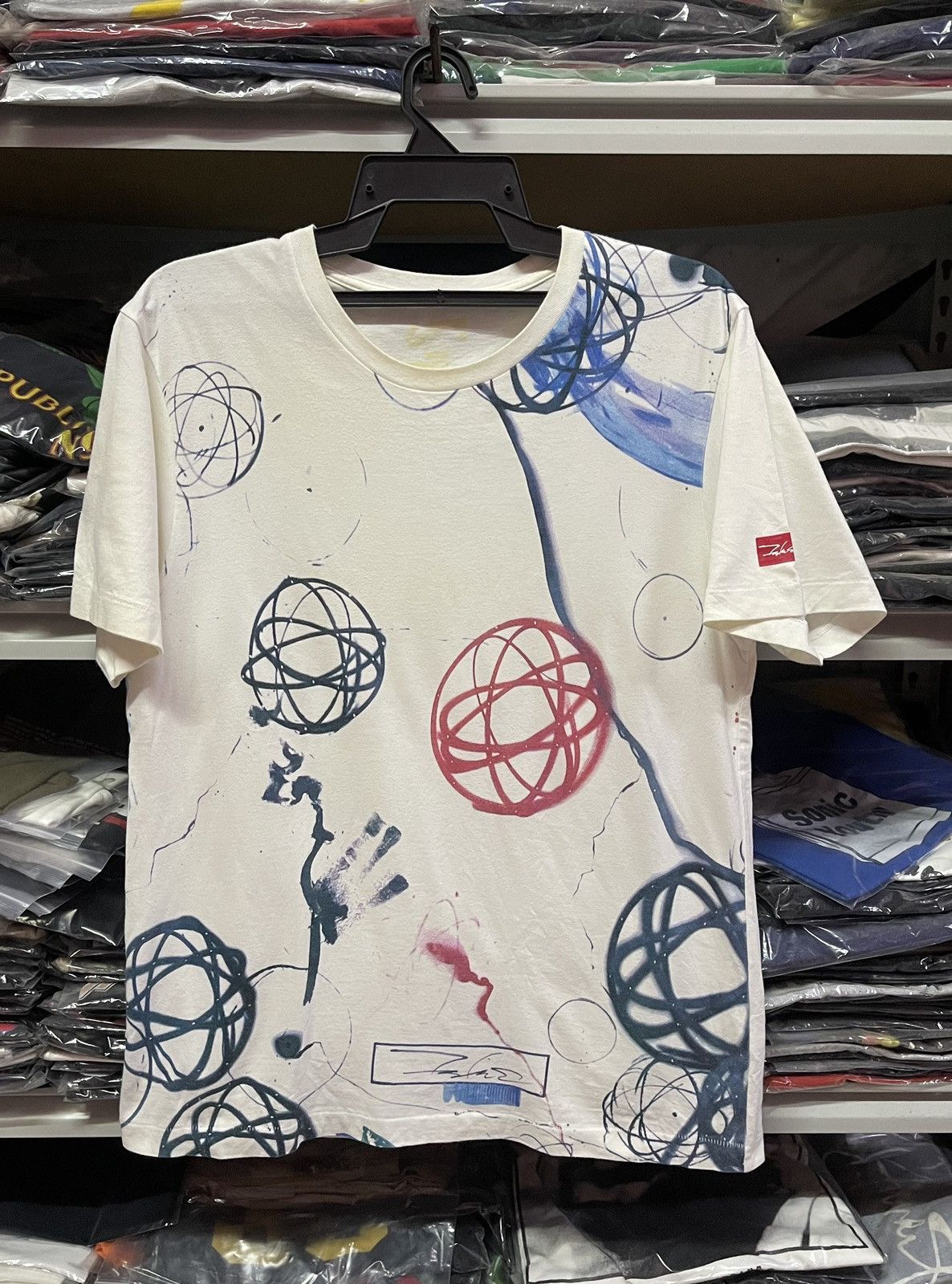 Uniqlo Uniqlo x Futura🔥🔥🔥 Size US L / EU 52-54 / 3 - 1 Thumbnail
