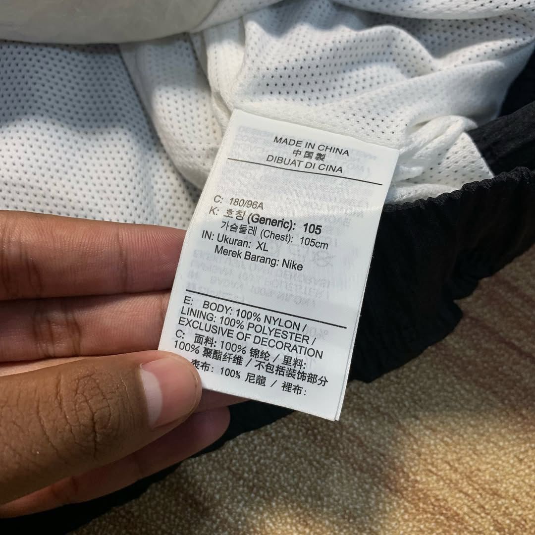 Nike Special Rare Jacket NIKE NSW Swoosh HD White/Black/Red Size US XL / EU 56 / 4 - 8 Thumbnail
