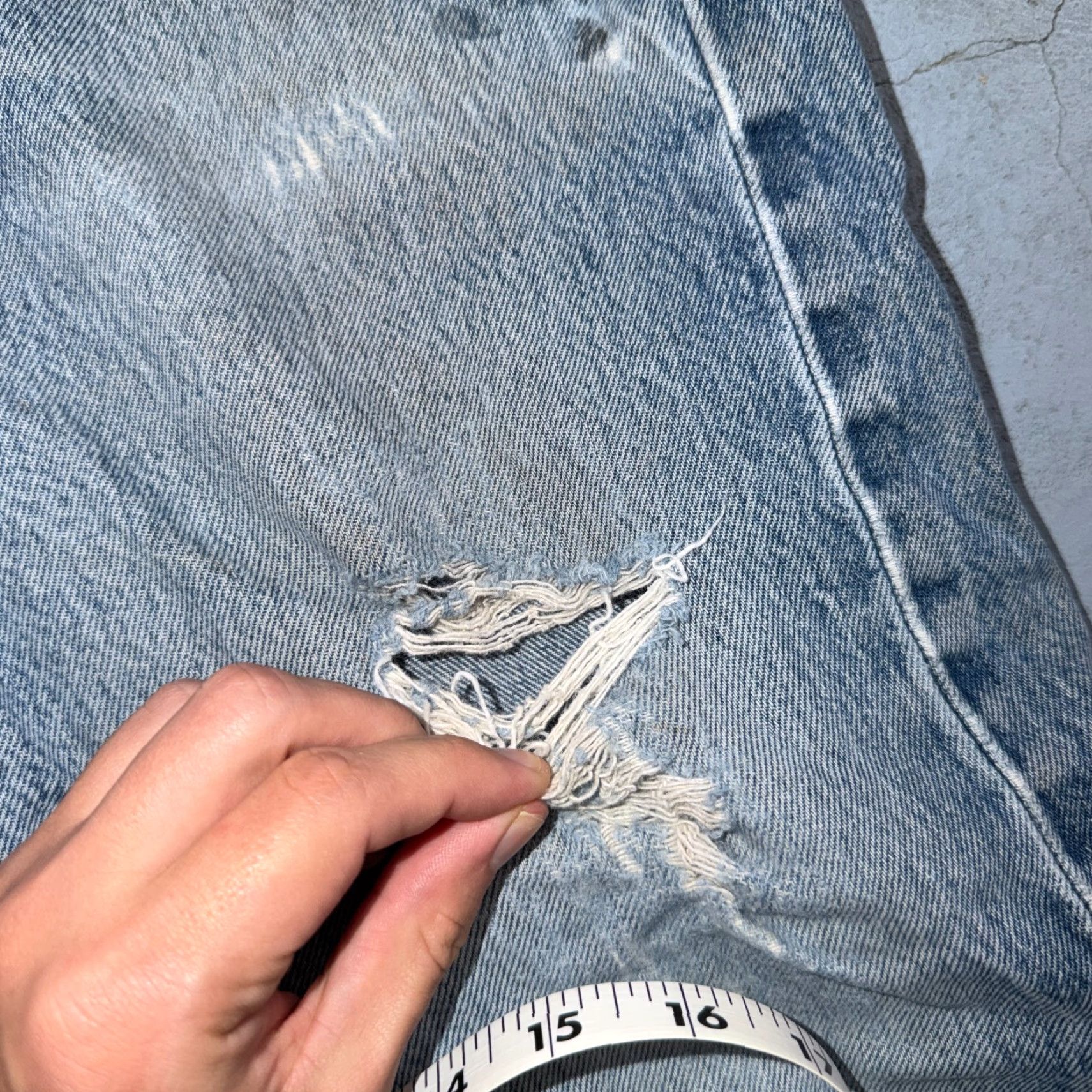 Levi's VINTAGE Levi's 501 Jeans Straight Denim Blue Light Wash 34x34 Mens Regular 90s USA 90s Discussed Theme Buttons 5-Pocket Design Mens Jeans Size US 34 / EU 50 - 7 Thumbnail