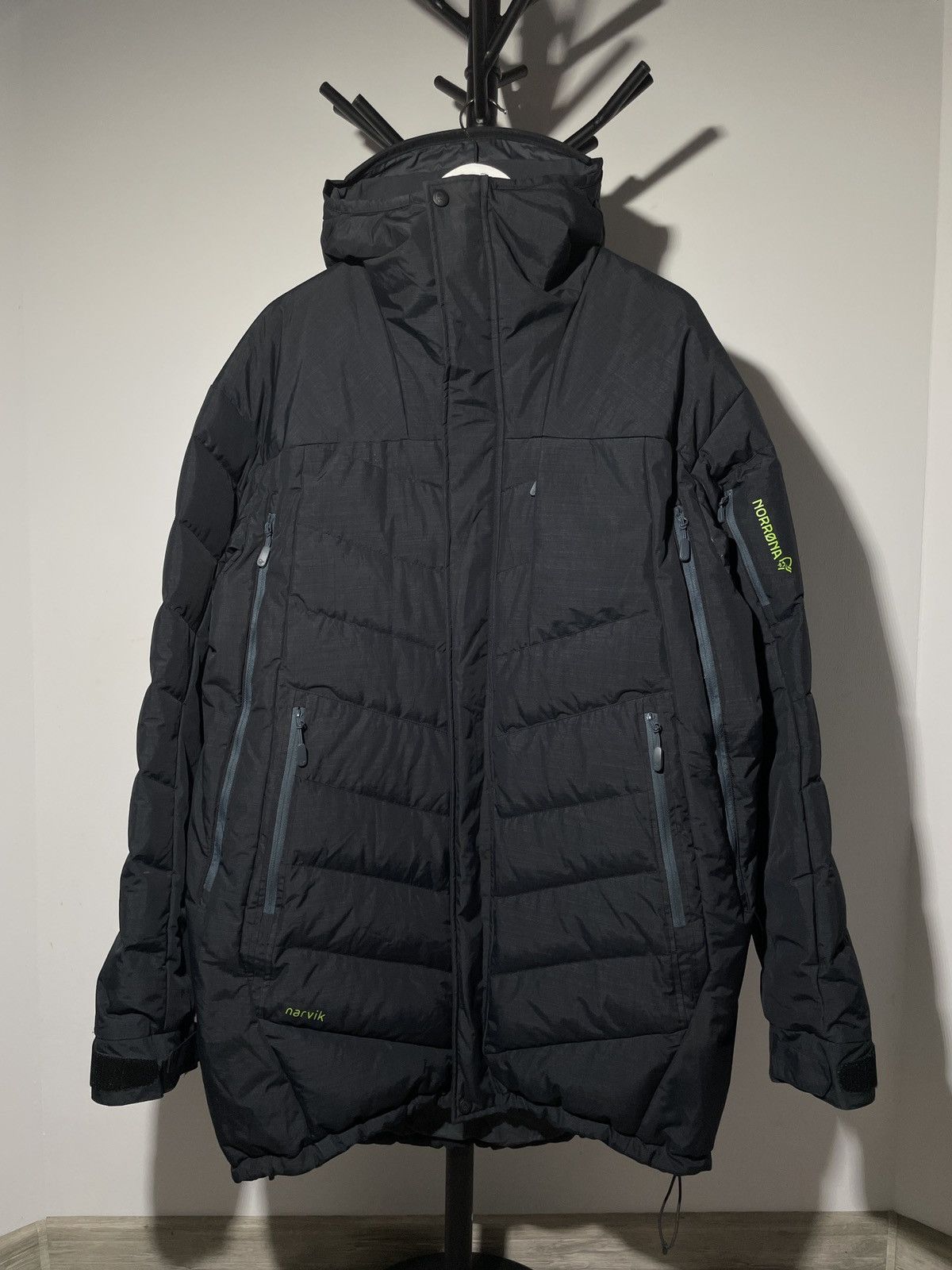 image of Norrona Narvik Down Jacket 750 Prima Loft in Grey, Men's (Size XL)