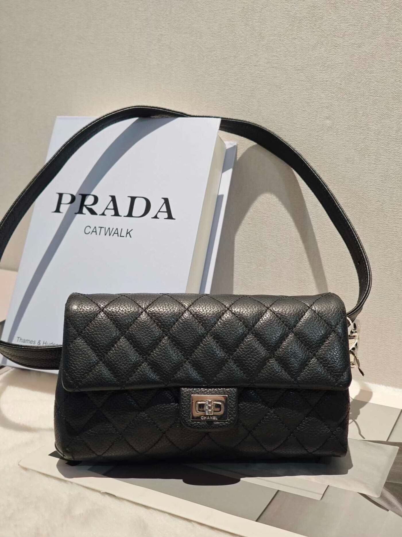 Chanel Pre-loved Bag Very good condition Size ONE SIZE - 1 Thumbnail