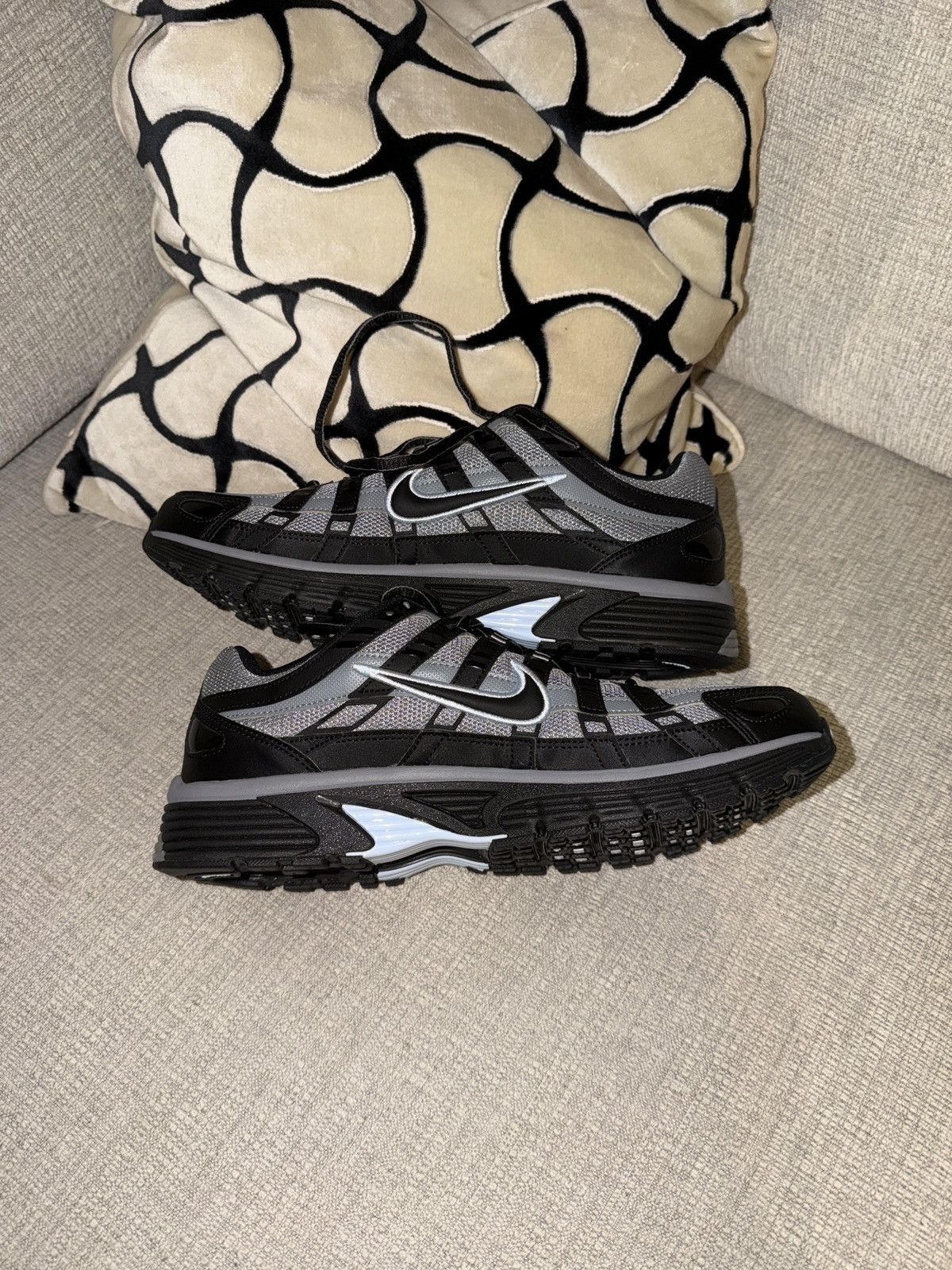 Nike Nike P-6000 Size US 11.5 / EU 44-45 - 2 Thumbnail